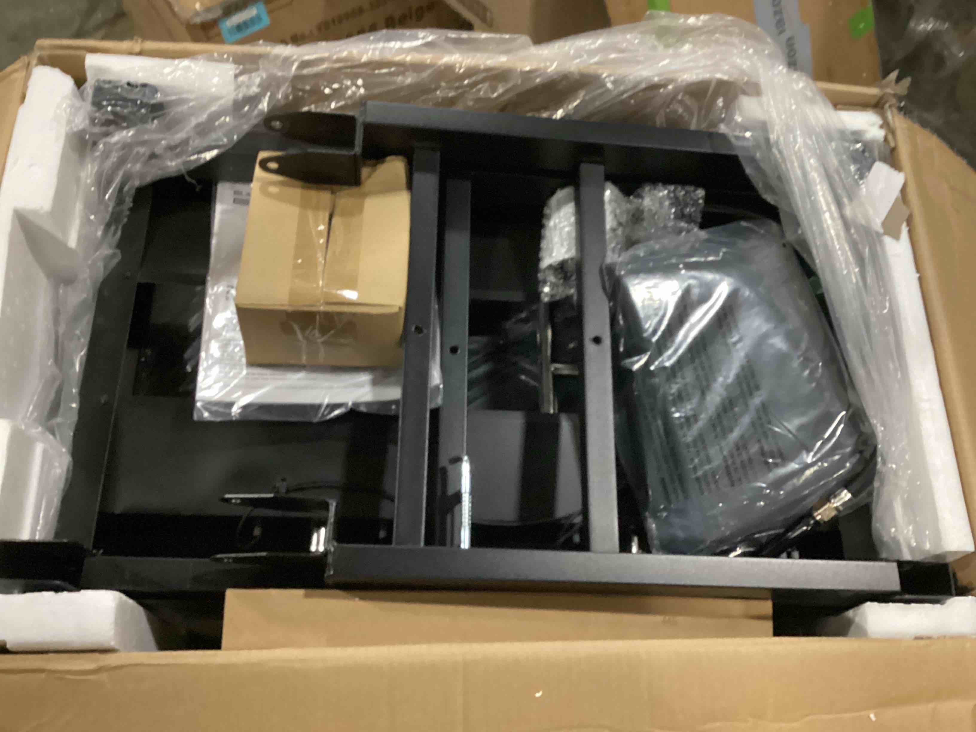 https://s3.amazonaws.com/lotting-images-prod/bidfta/BLU5875478_1721136318127.jpeg