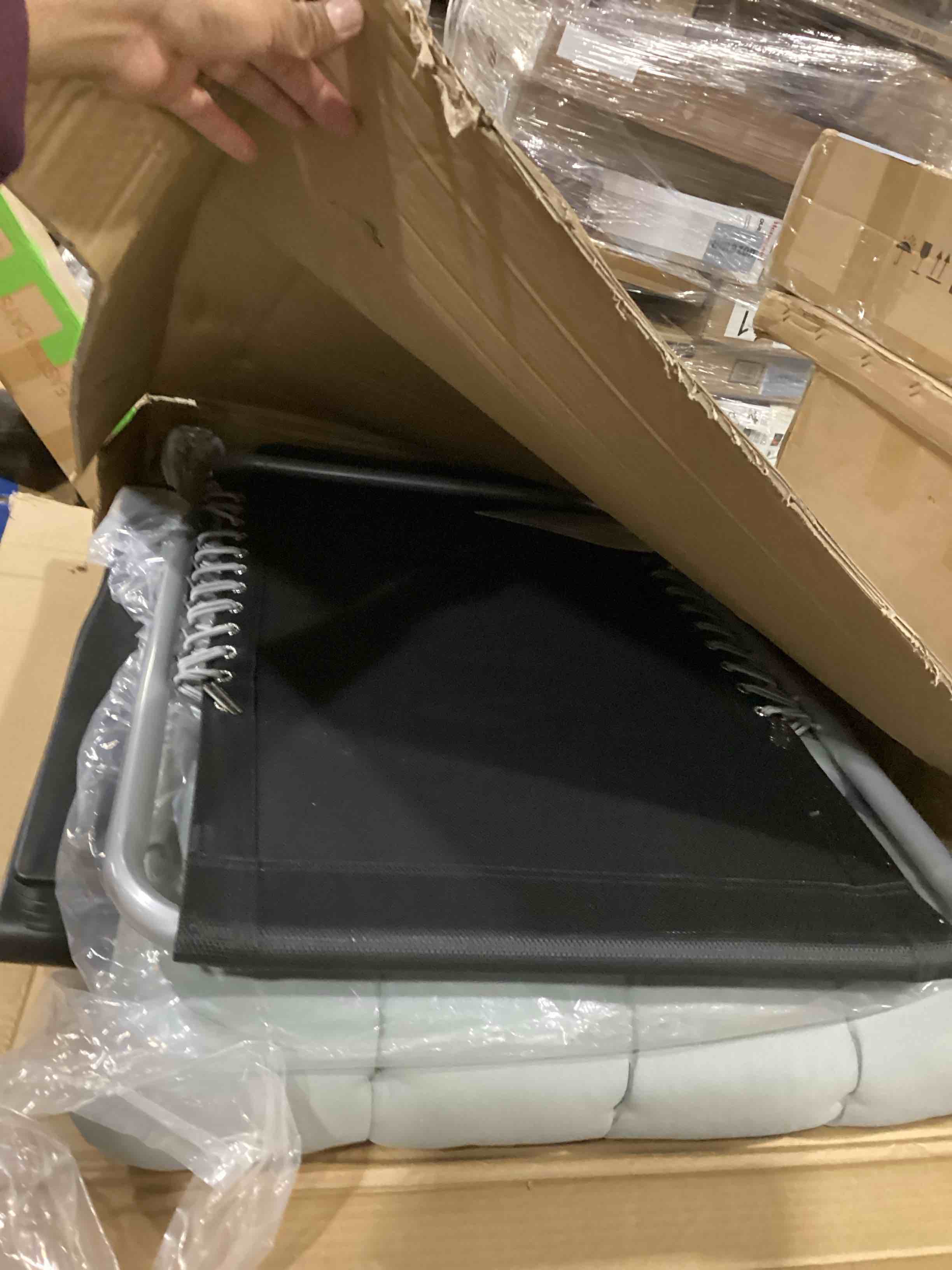 https://s3.amazonaws.com/lotting-images-prod/bidfta/BLU5875566_1721225936573.jpeg