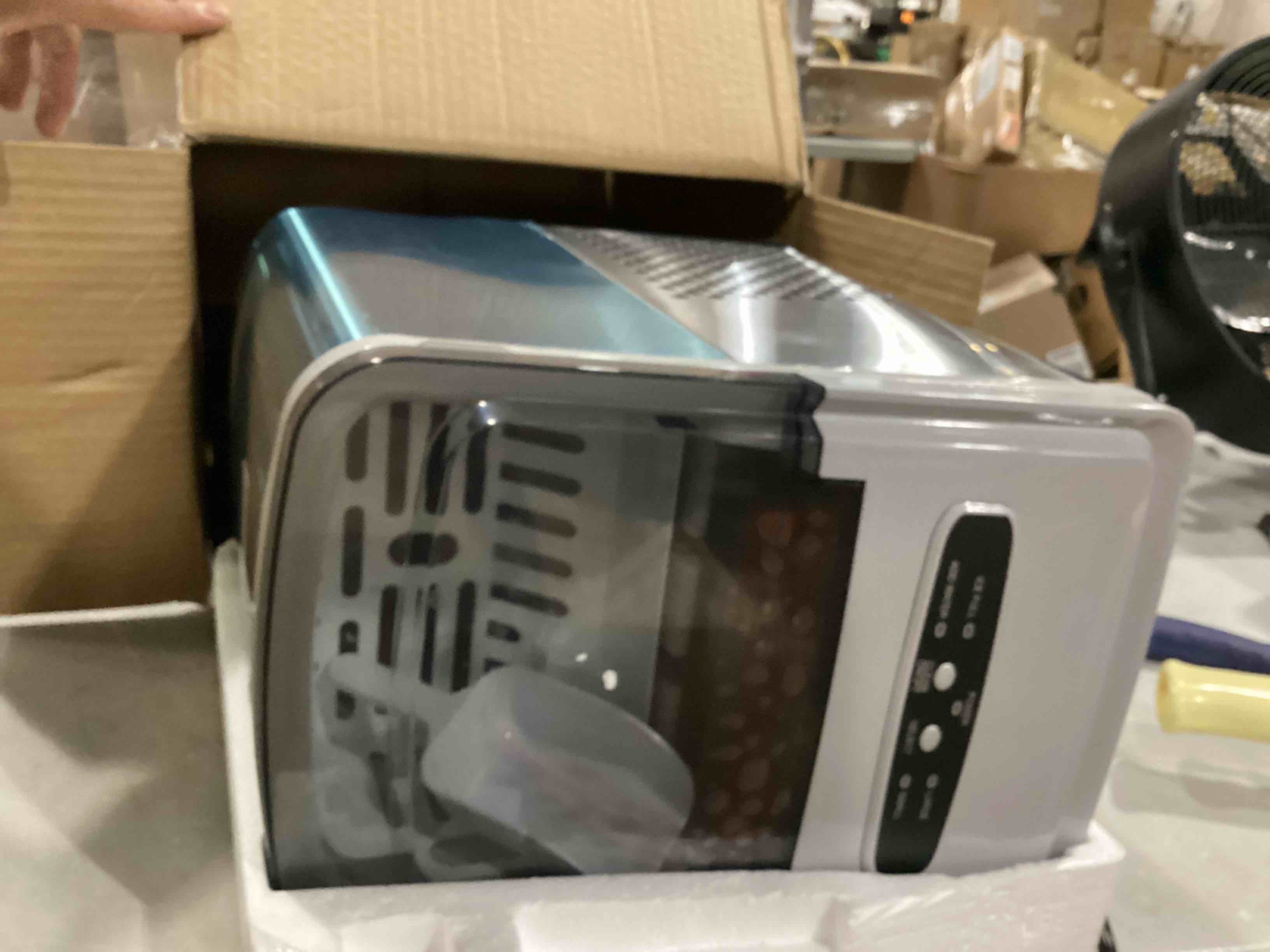 https://s3.amazonaws.com/lotting-images-prod/bidfta/BLU5875772_1721316666696.jpeg
