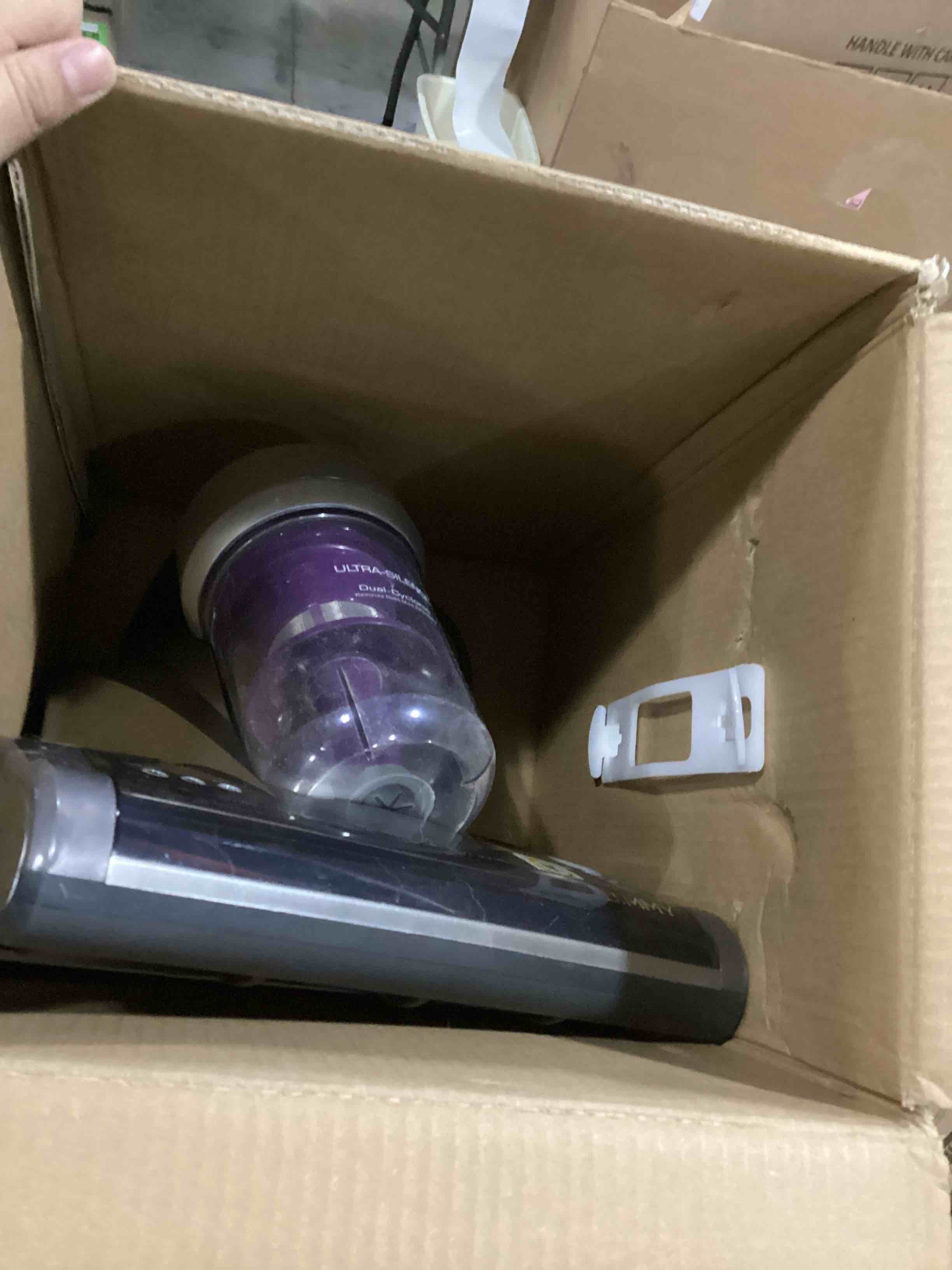 https://s3.amazonaws.com/lotting-images-prod/bidfta/BLU5876146_1718821374028.jpeg