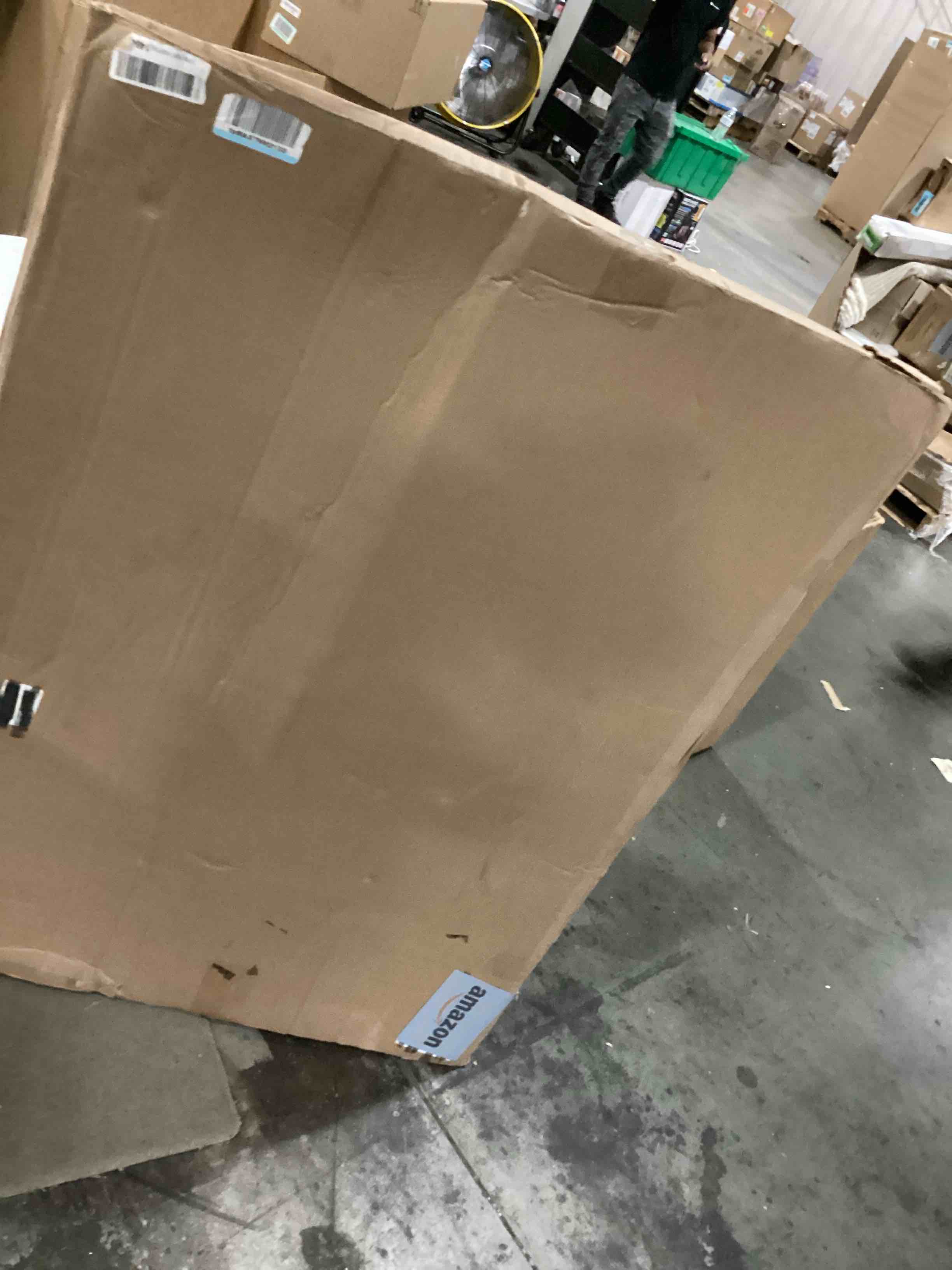 https://s3.amazonaws.com/lotting-images-prod/bidfta/BLU5876230_1718896941107.jpeg