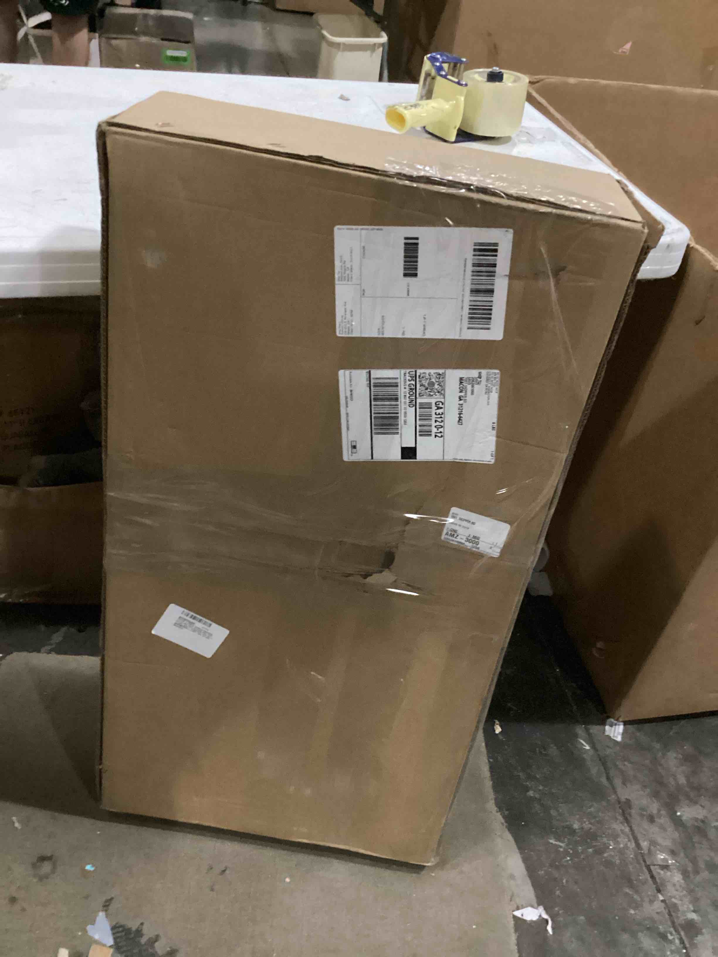 https://s3.amazonaws.com/lotting-images-prod/bidfta/BLU5876266_1718905556955.jpeg