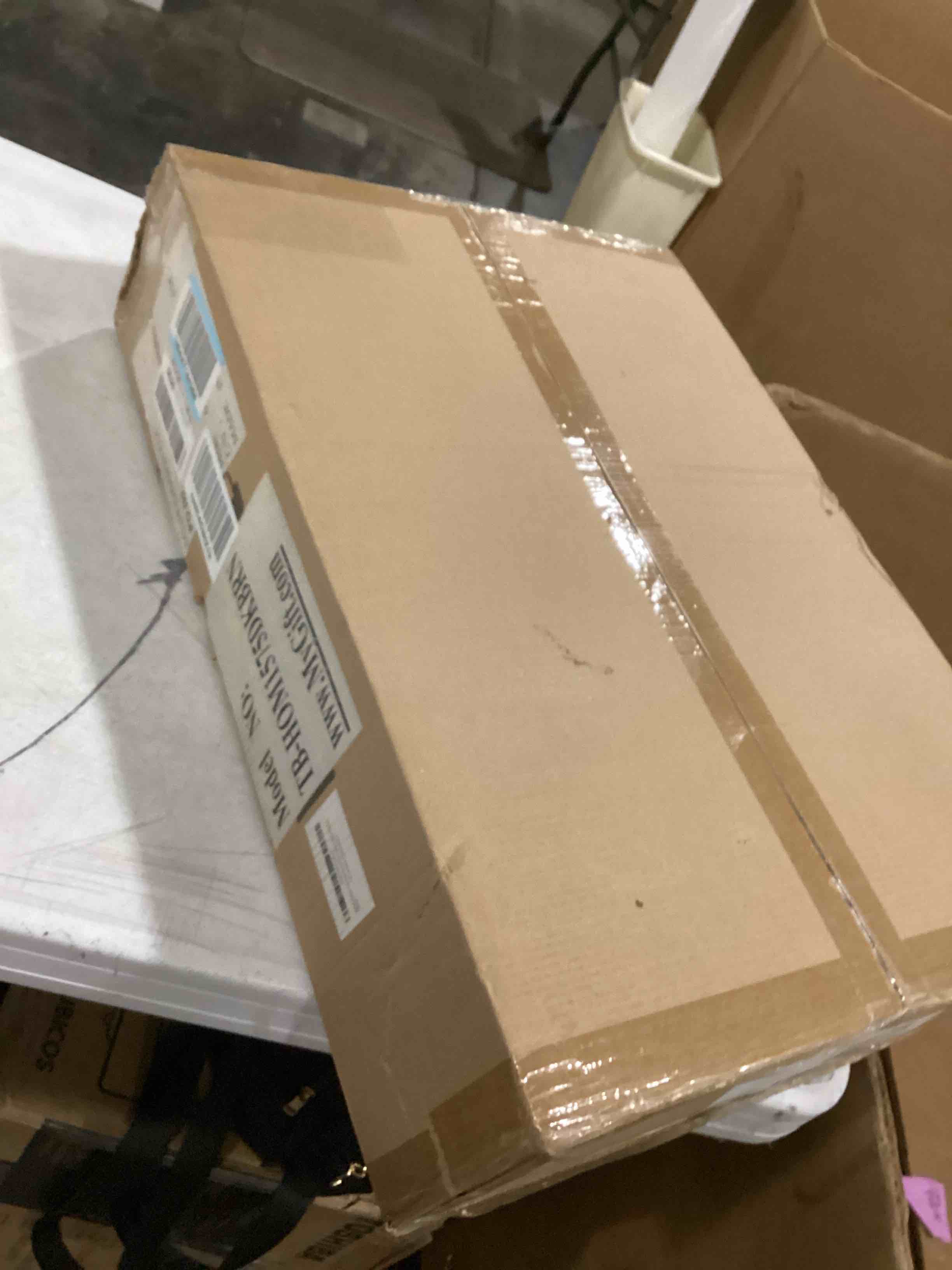 https://s3.amazonaws.com/lotting-images-prod/bidfta/BLU5876339_1719322543820.jpeg