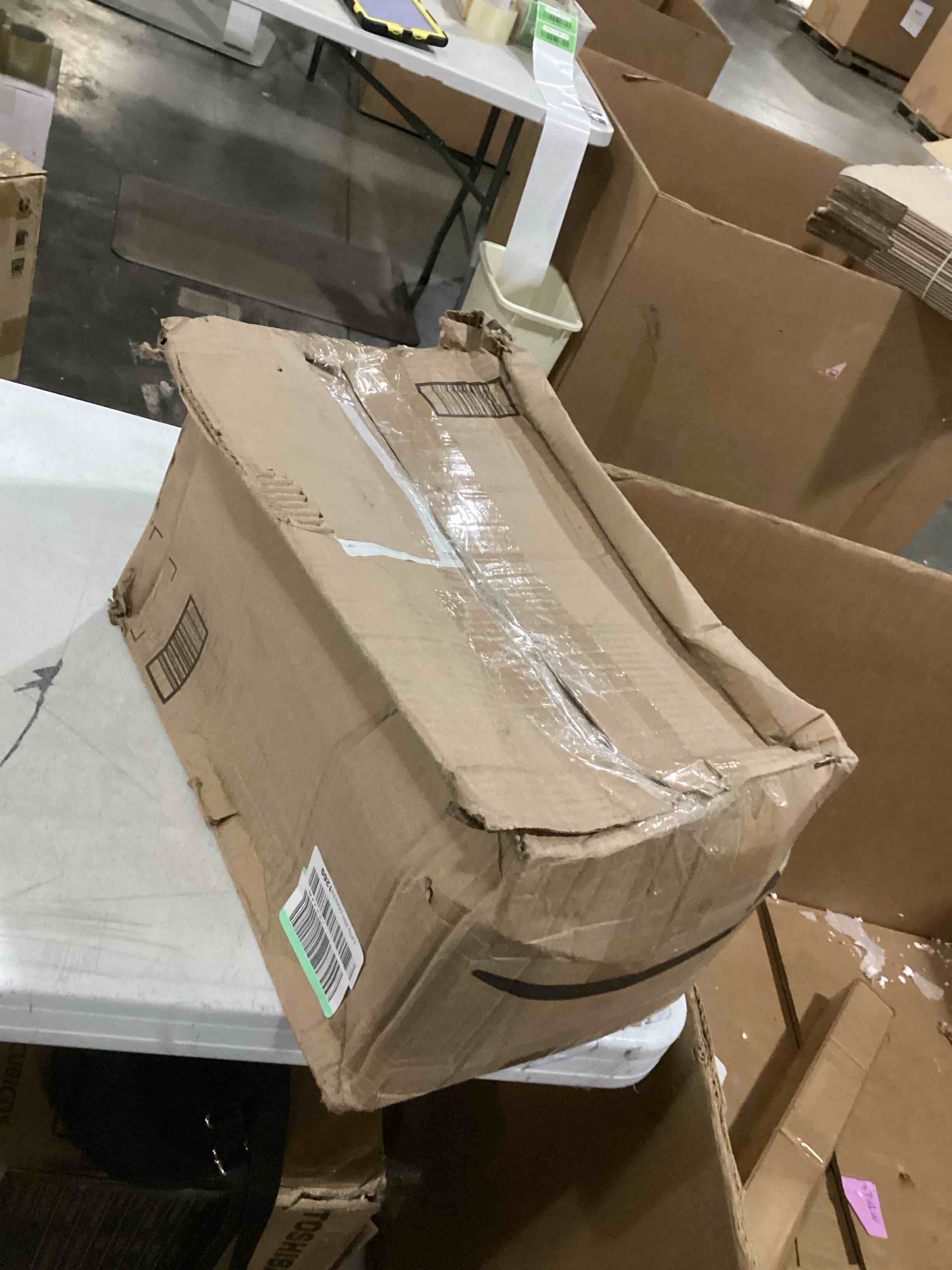 https://s3.amazonaws.com/lotting-images-prod/bidfta/BLU5876360_1719328792311.jpeg