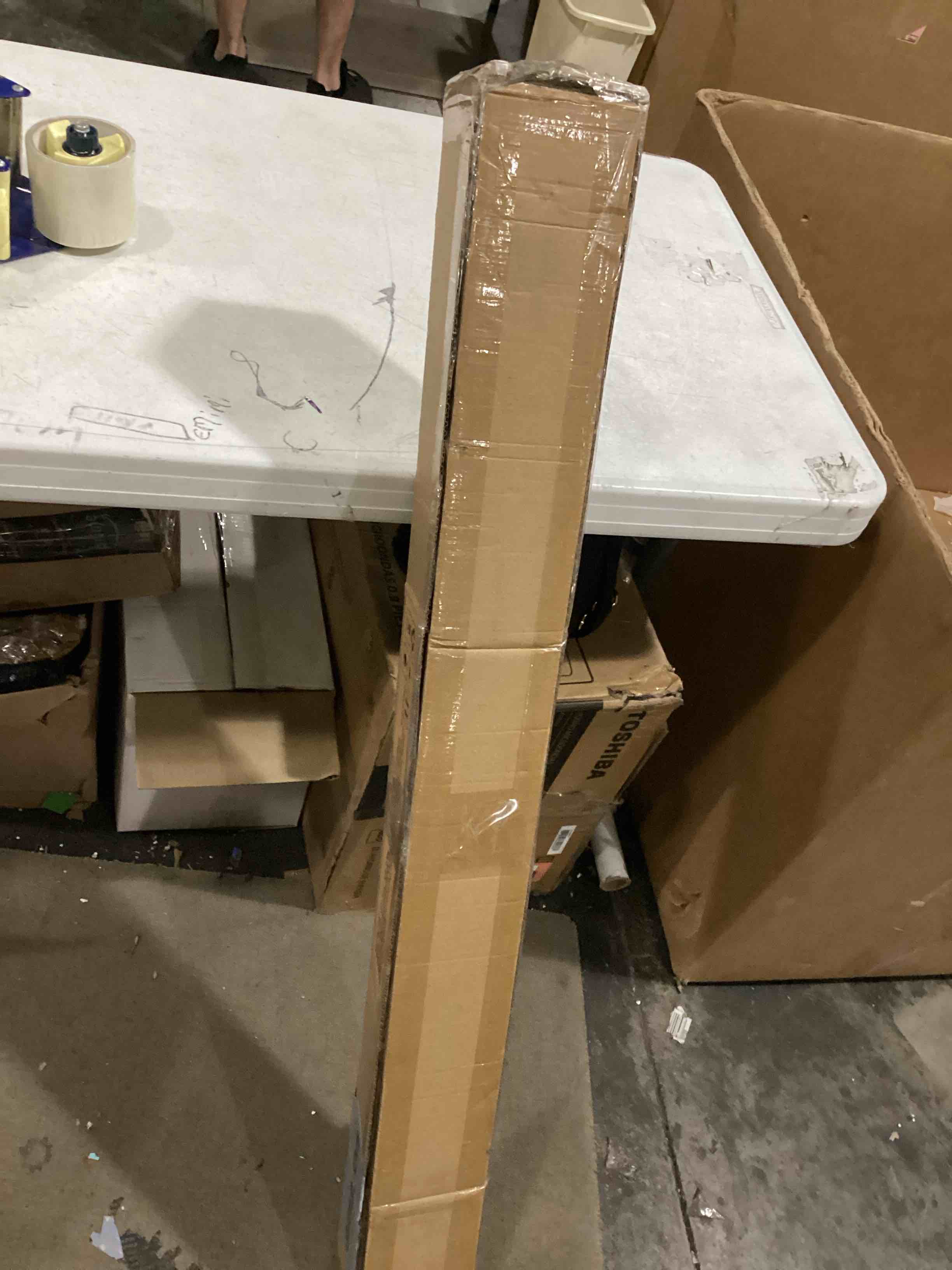 https://s3.amazonaws.com/lotting-images-prod/bidfta/BLU5876410_1719402025104.jpeg