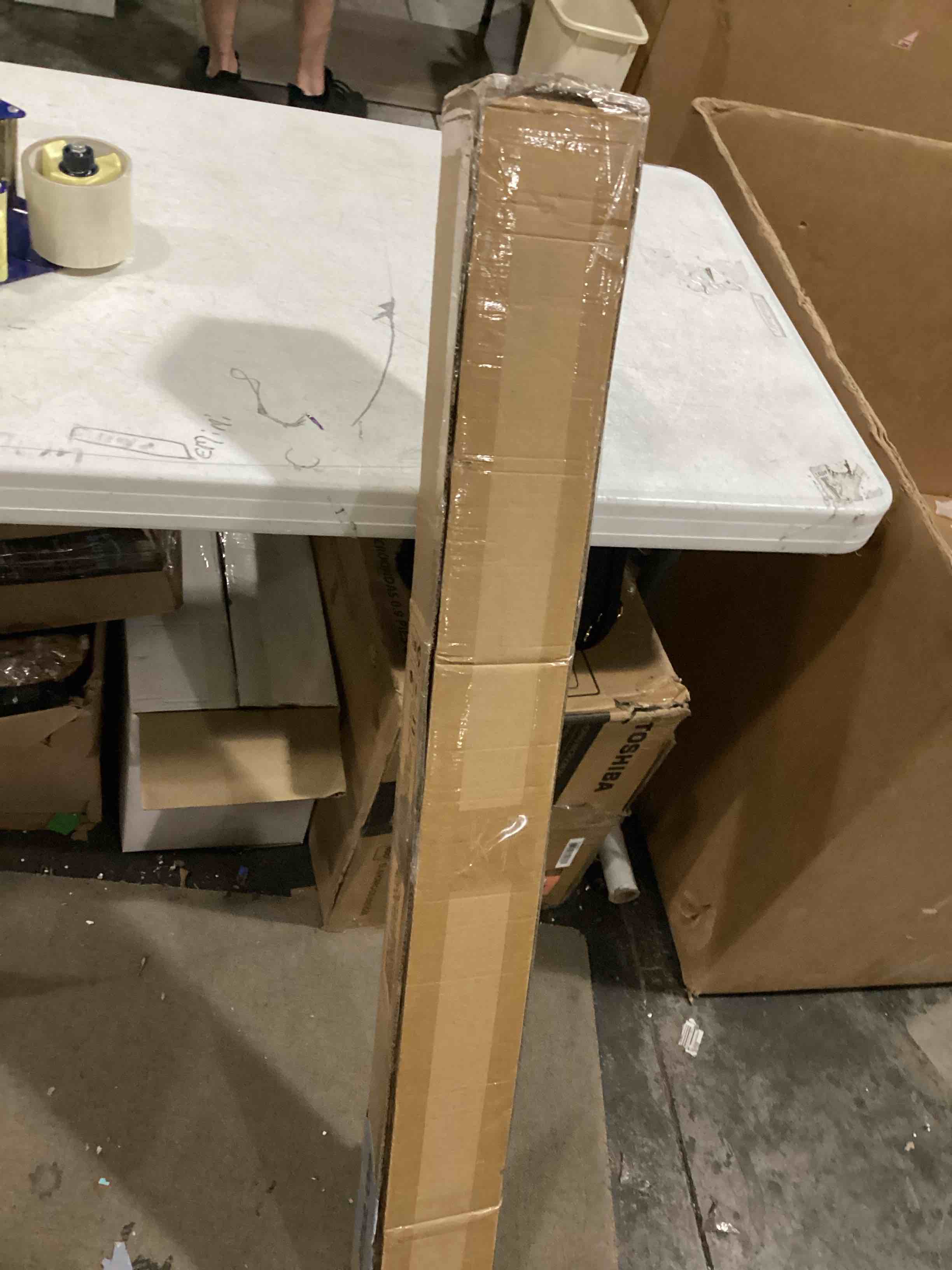 https://s3.amazonaws.com/lotting-images-prod/bidfta/BLU5876410_1719402025990.jpeg