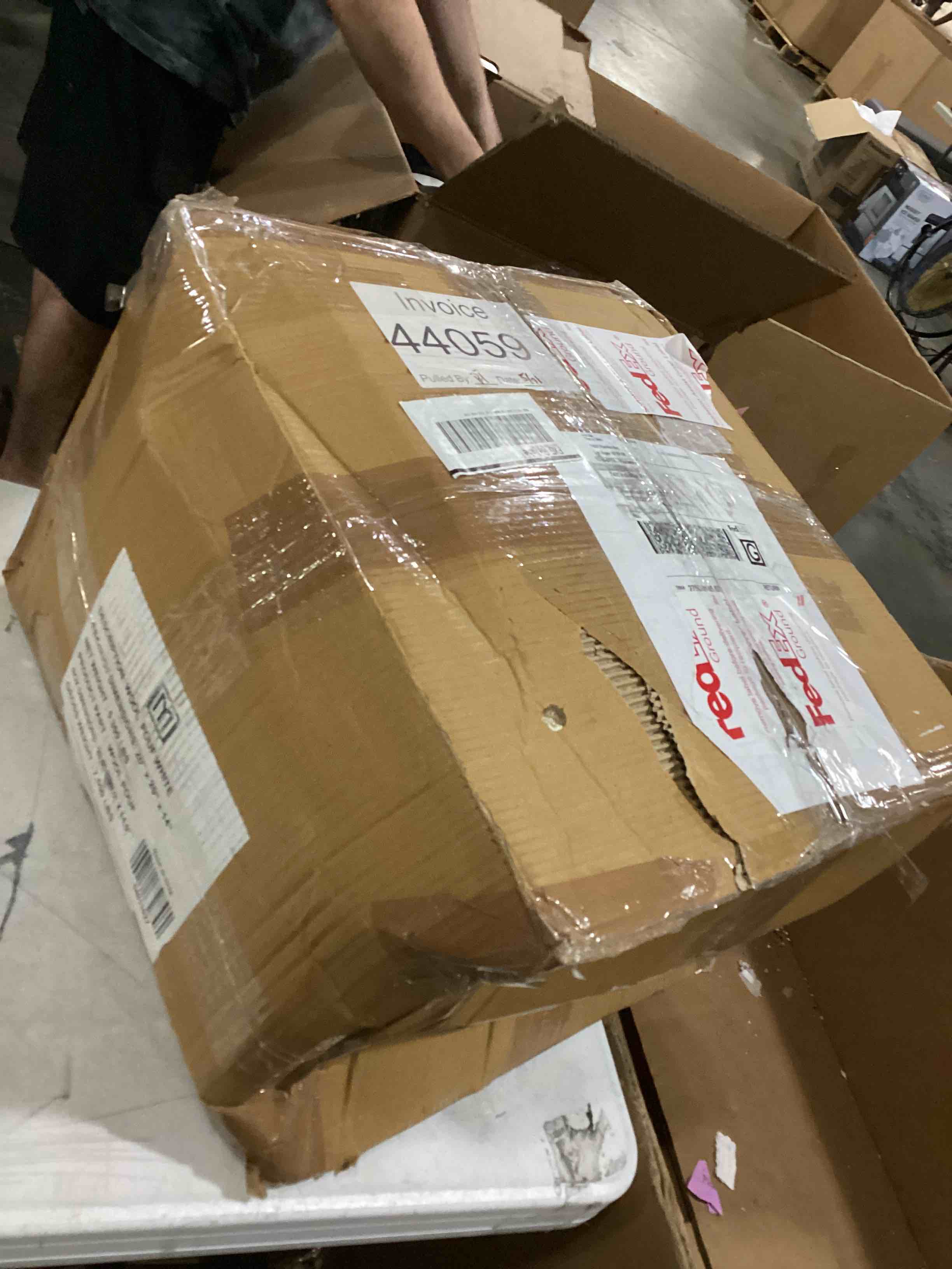 https://s3.amazonaws.com/lotting-images-prod/bidfta/BLU5876468_1719493395003.jpeg
