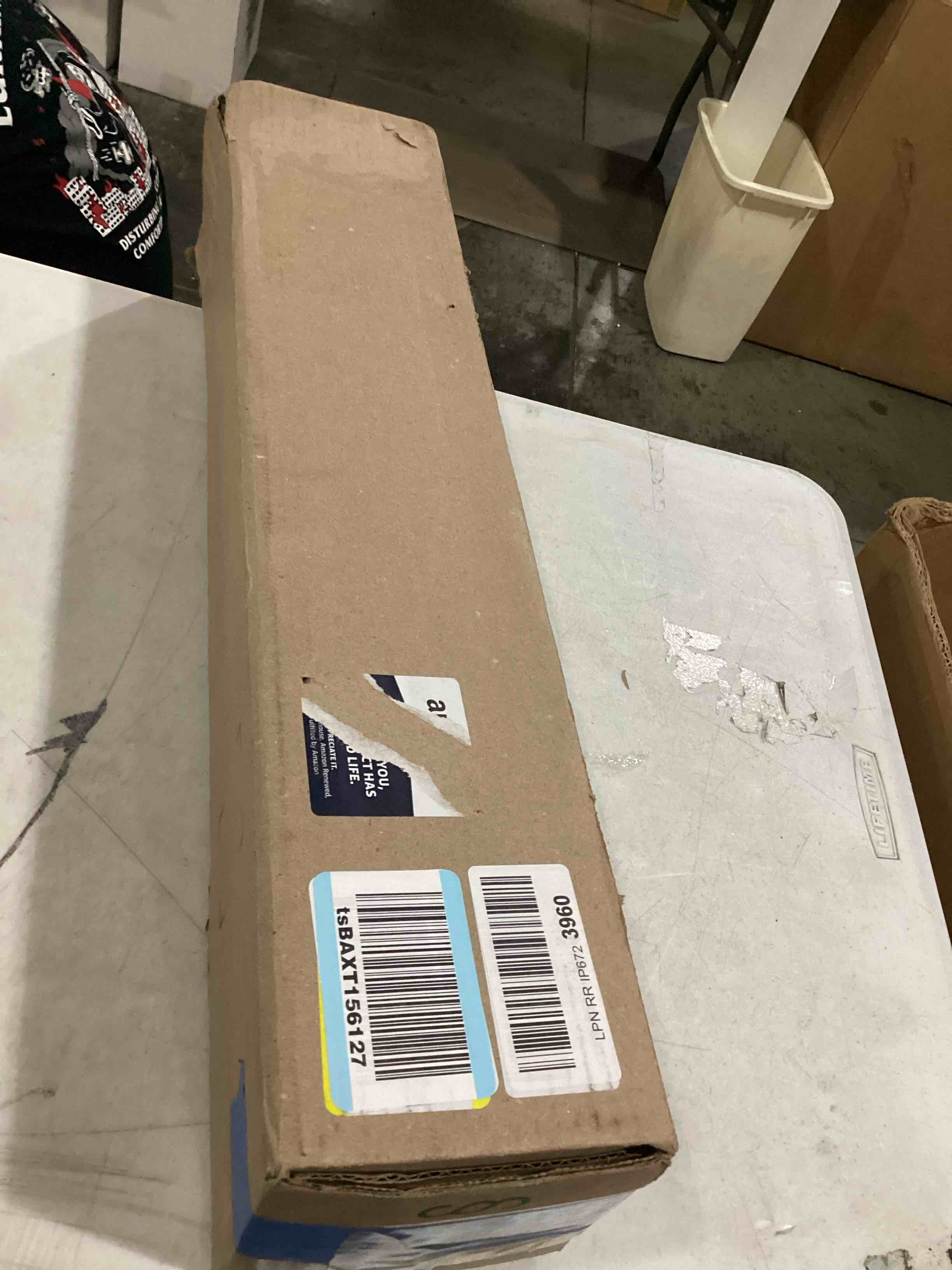 https://s3.amazonaws.com/lotting-images-prod/bidfta/BLU5876550_1719594283307.jpeg