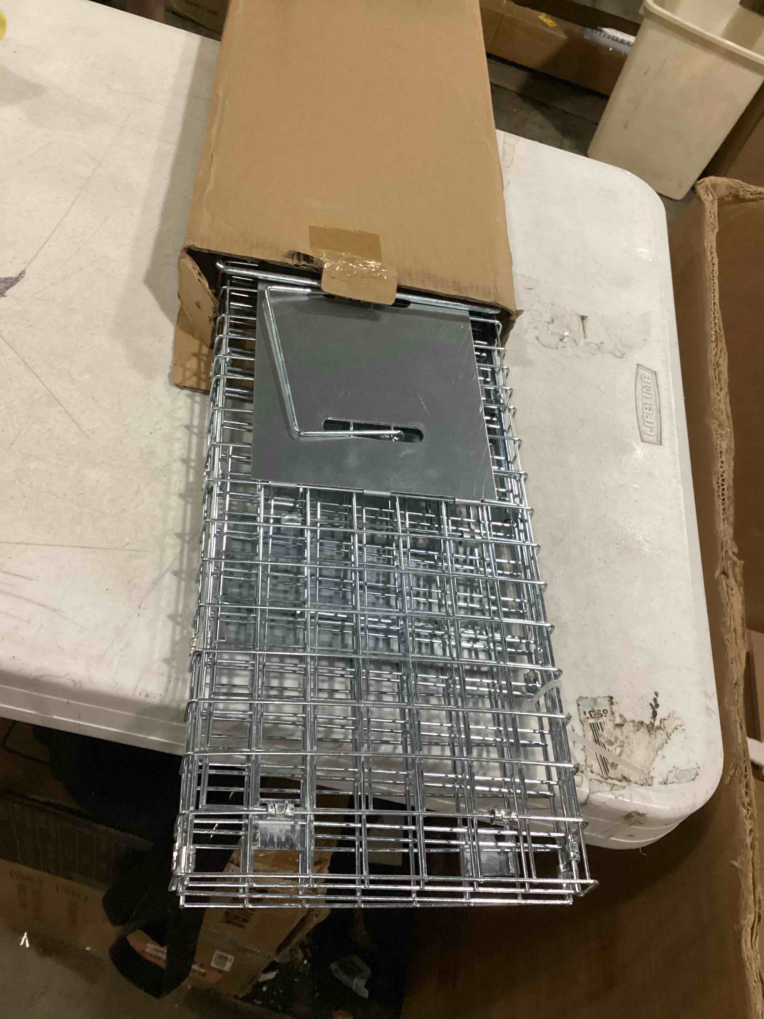 https://s3.amazonaws.com/lotting-images-prod/bidfta/BLU5876700_1719921092095.jpeg