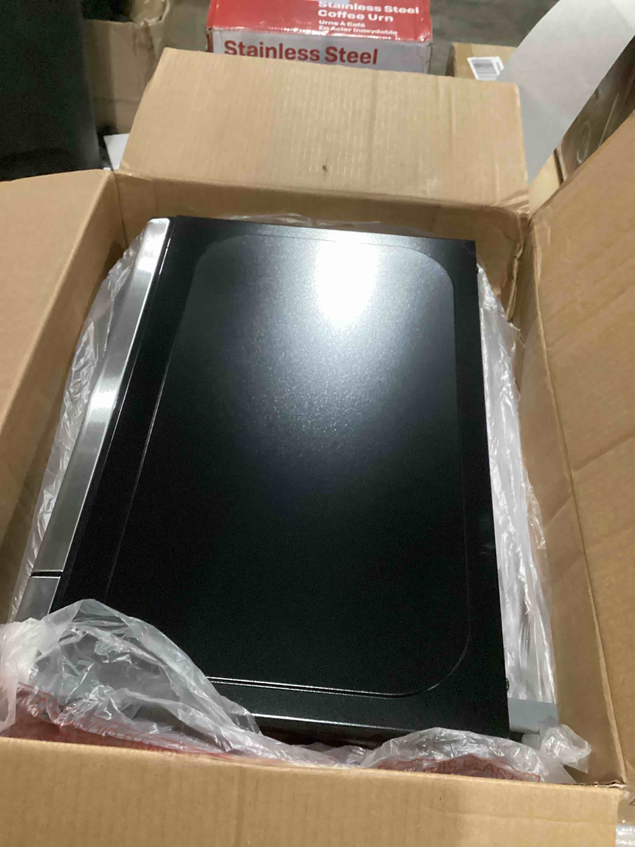https://s3.amazonaws.com/lotting-images-prod/bidfta/BLU5876771_1719933635848.jpeg