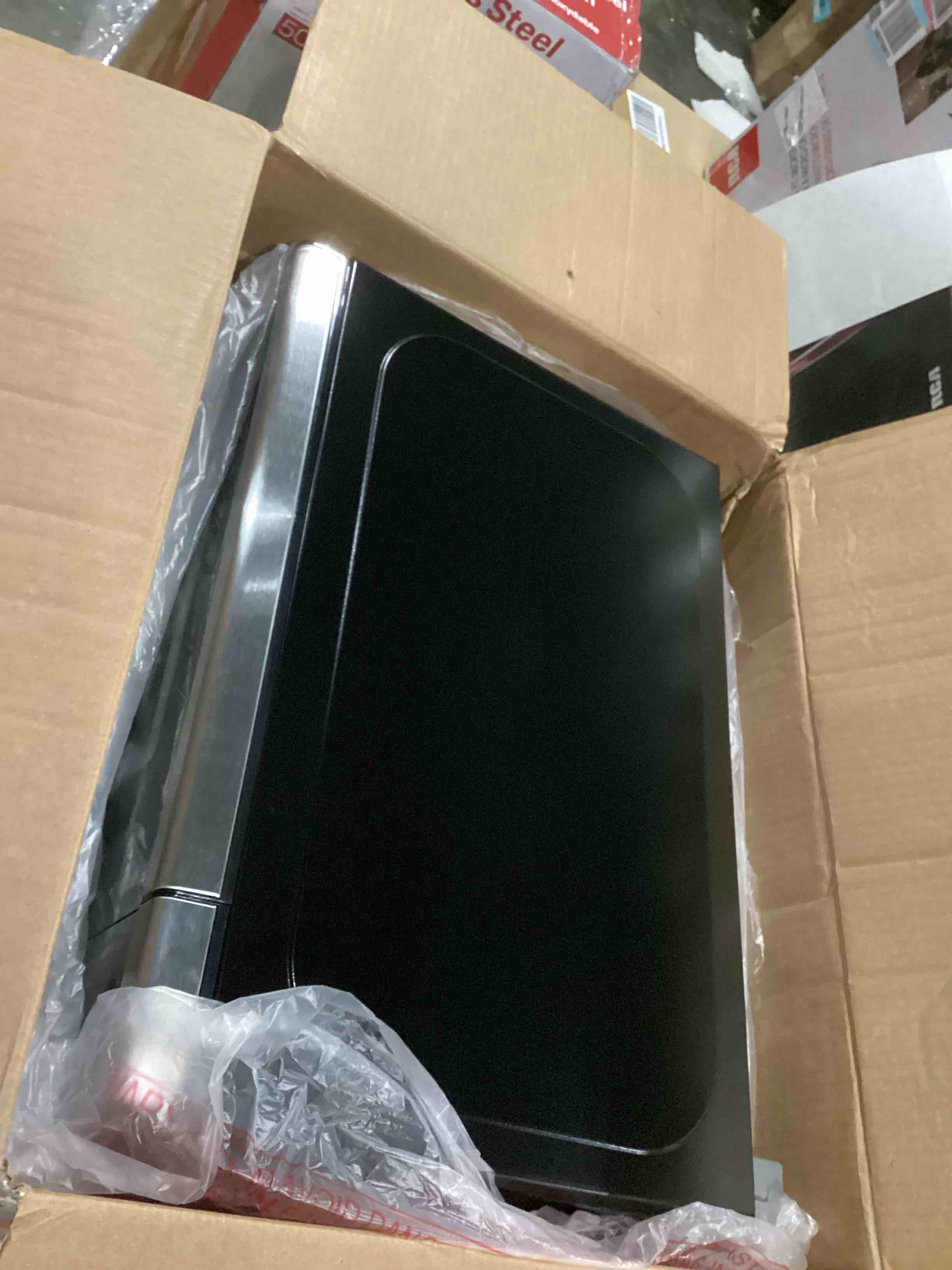 https://s3.amazonaws.com/lotting-images-prod/bidfta/BLU5876771_1719933638657.jpeg