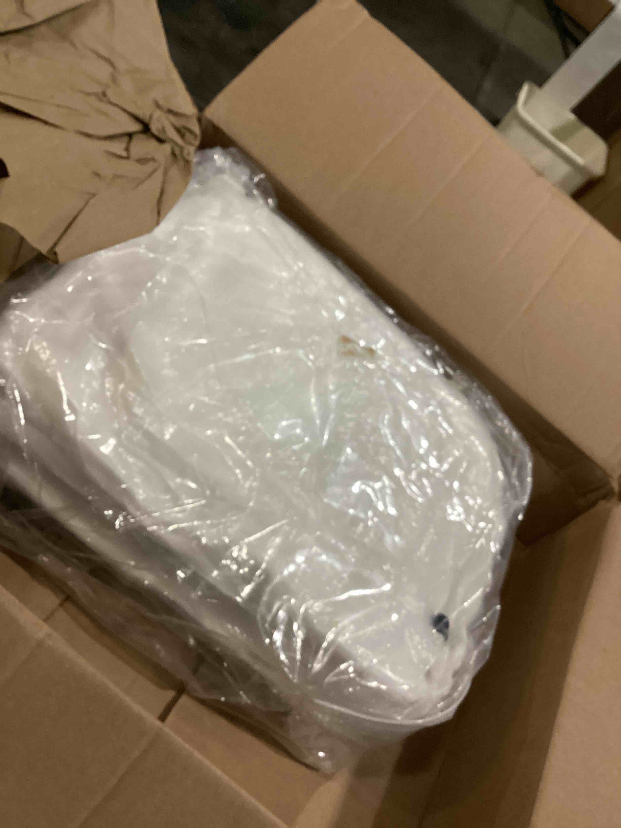 https://s3.amazonaws.com/lotting-images-prod/bidfta/BLU5876882_1720185366105.jpeg