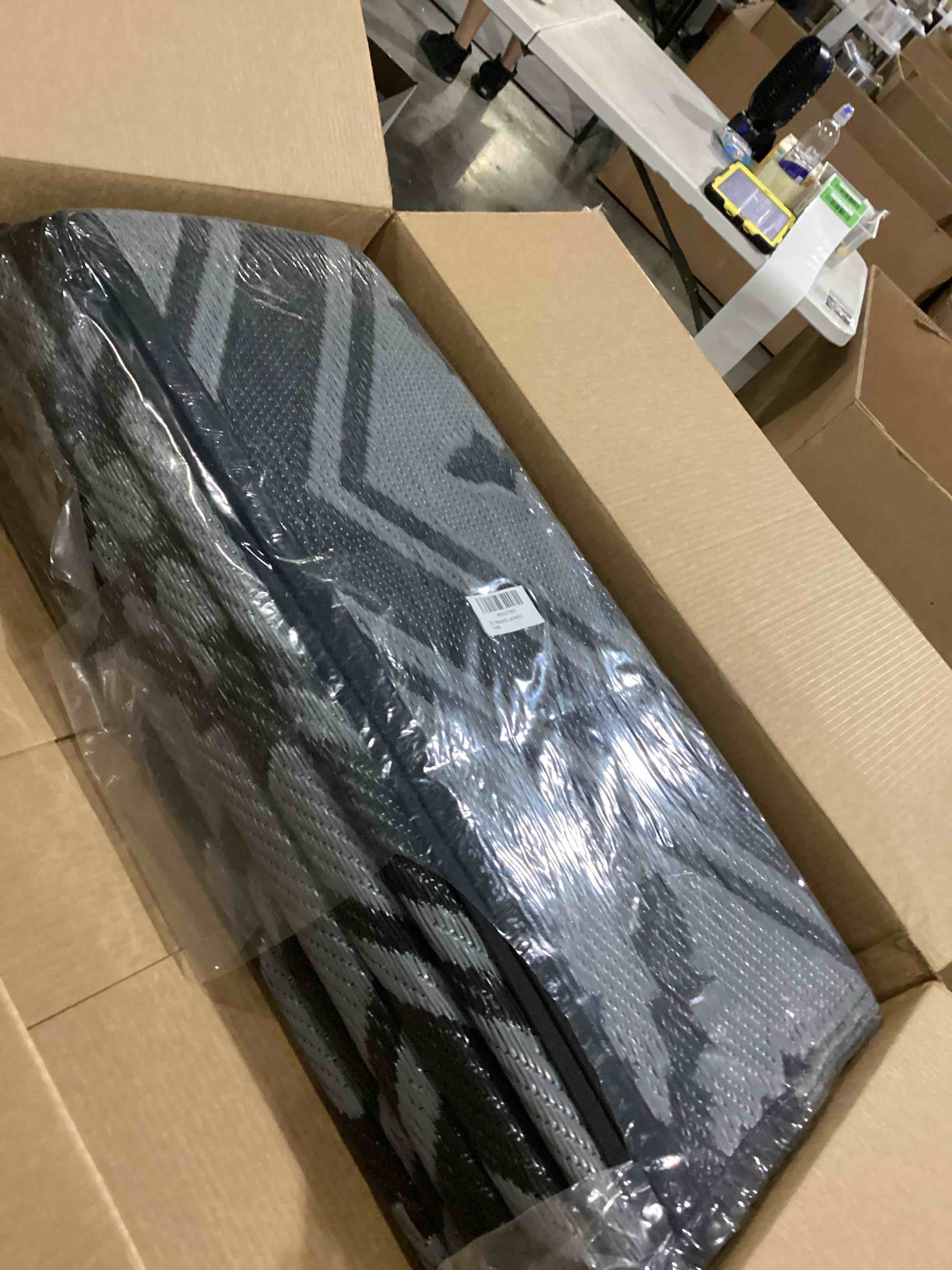 https://s3.amazonaws.com/lotting-images-prod/bidfta/BLU5876886_1720187091143.jpeg