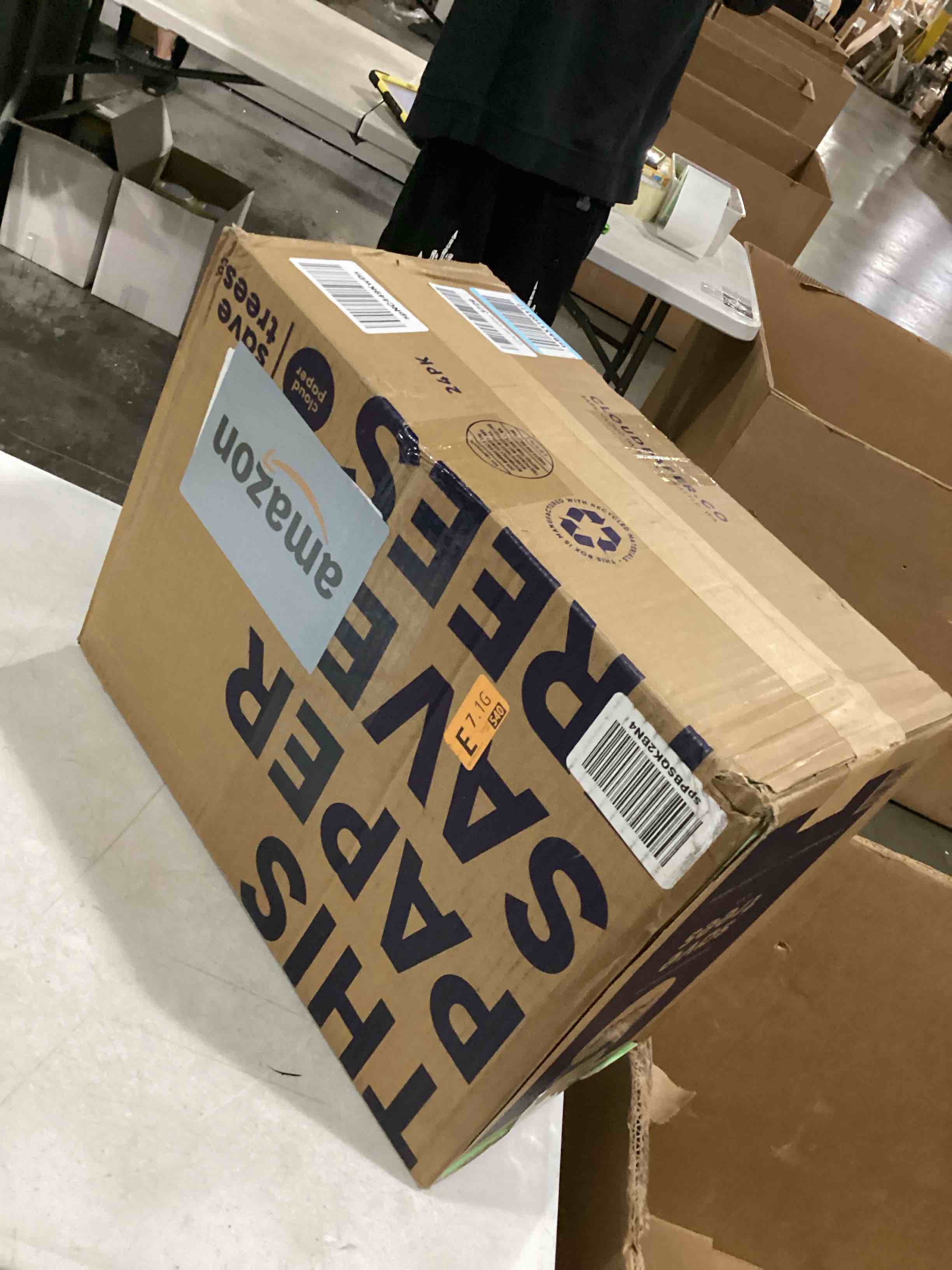 https://s3.amazonaws.com/lotting-images-prod/bidfta/BLU5876905_1720438878469.jpeg