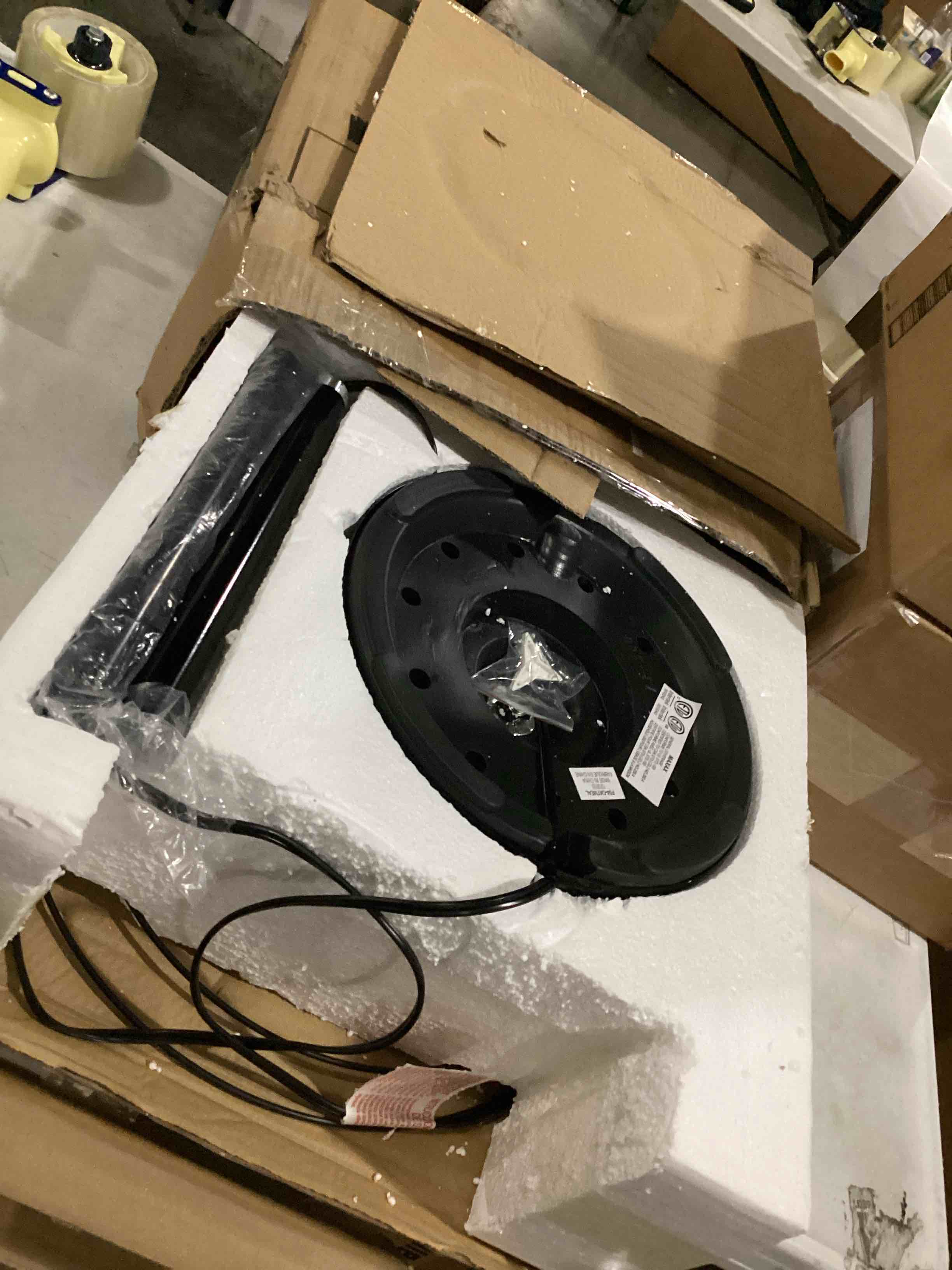 https://s3.amazonaws.com/lotting-images-prod/bidfta/BLU5876920_1720445381865.jpeg