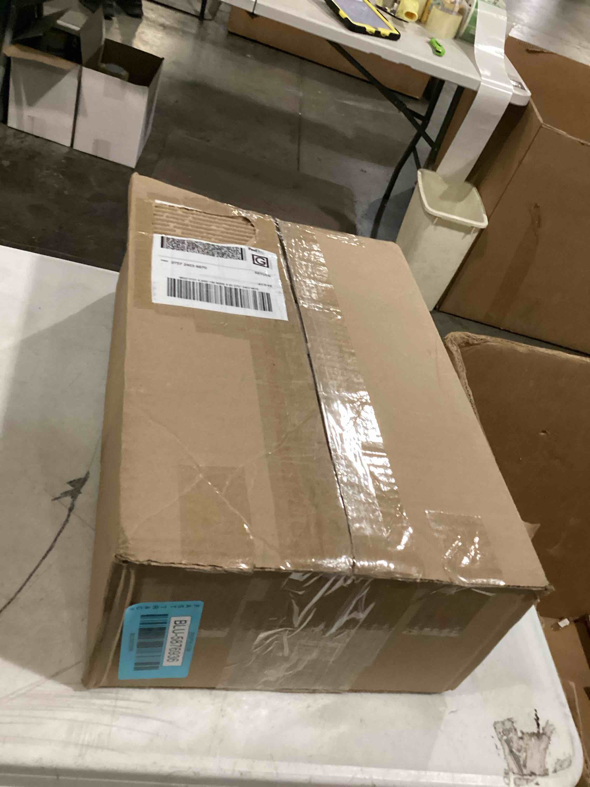 https://s3.amazonaws.com/lotting-images-prod/bidfta/BLU5876936_1720458099570.jpeg