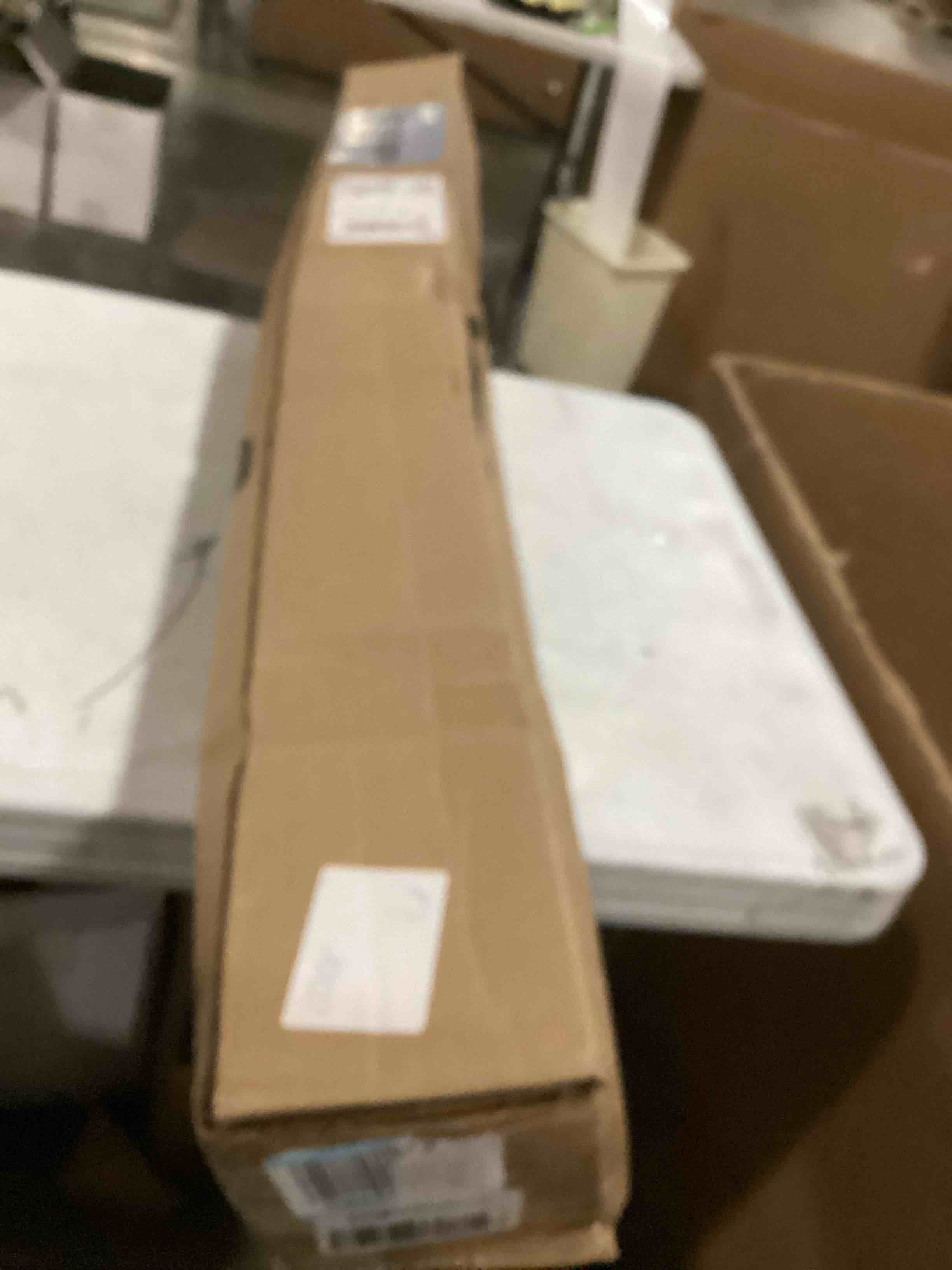 https://s3.amazonaws.com/lotting-images-prod/bidfta/BLU5877061_1720624654722.jpeg