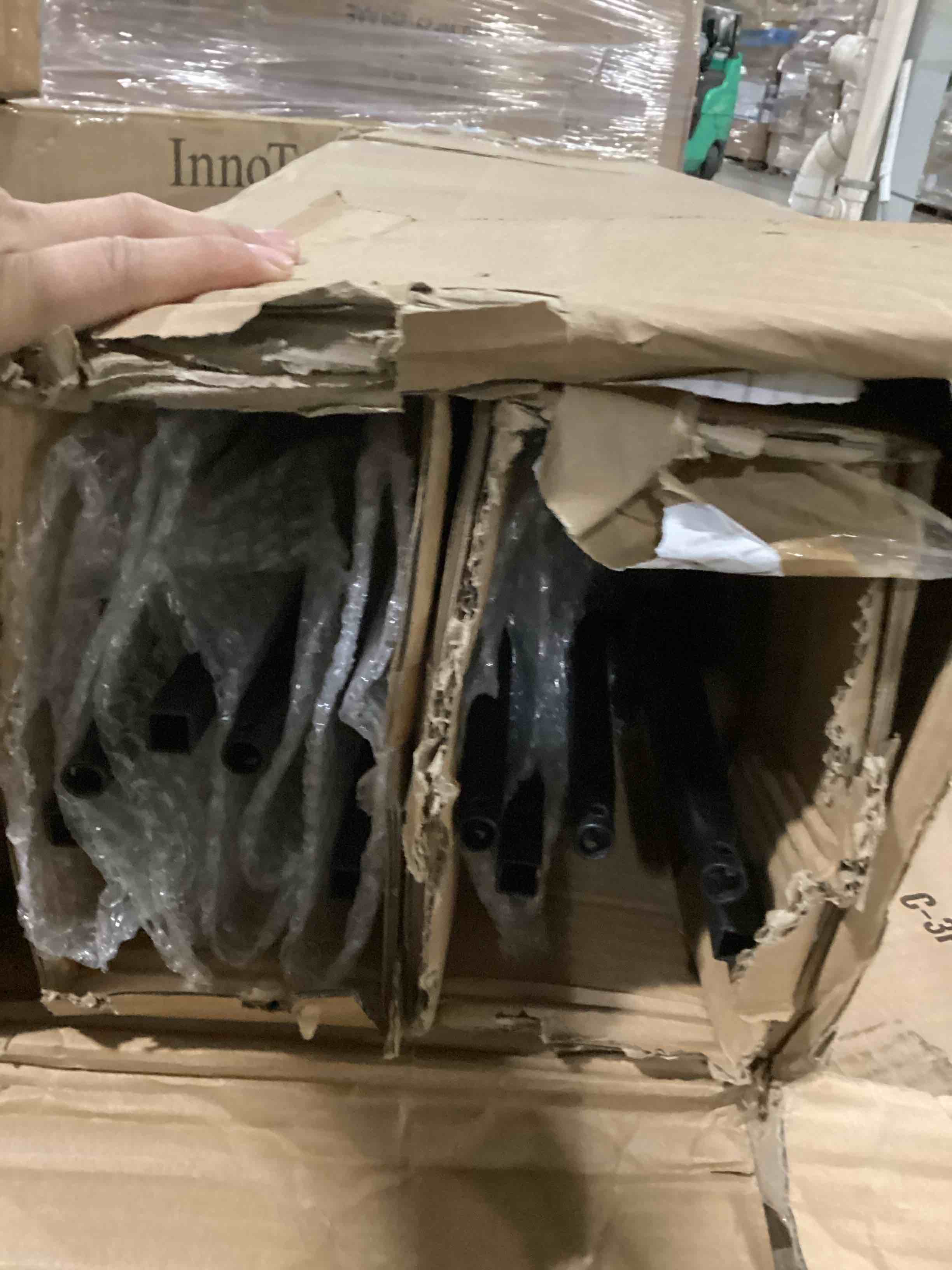 https://s3.amazonaws.com/lotting-images-prod/bidfta/BLU5877168_1720789332135.jpeg