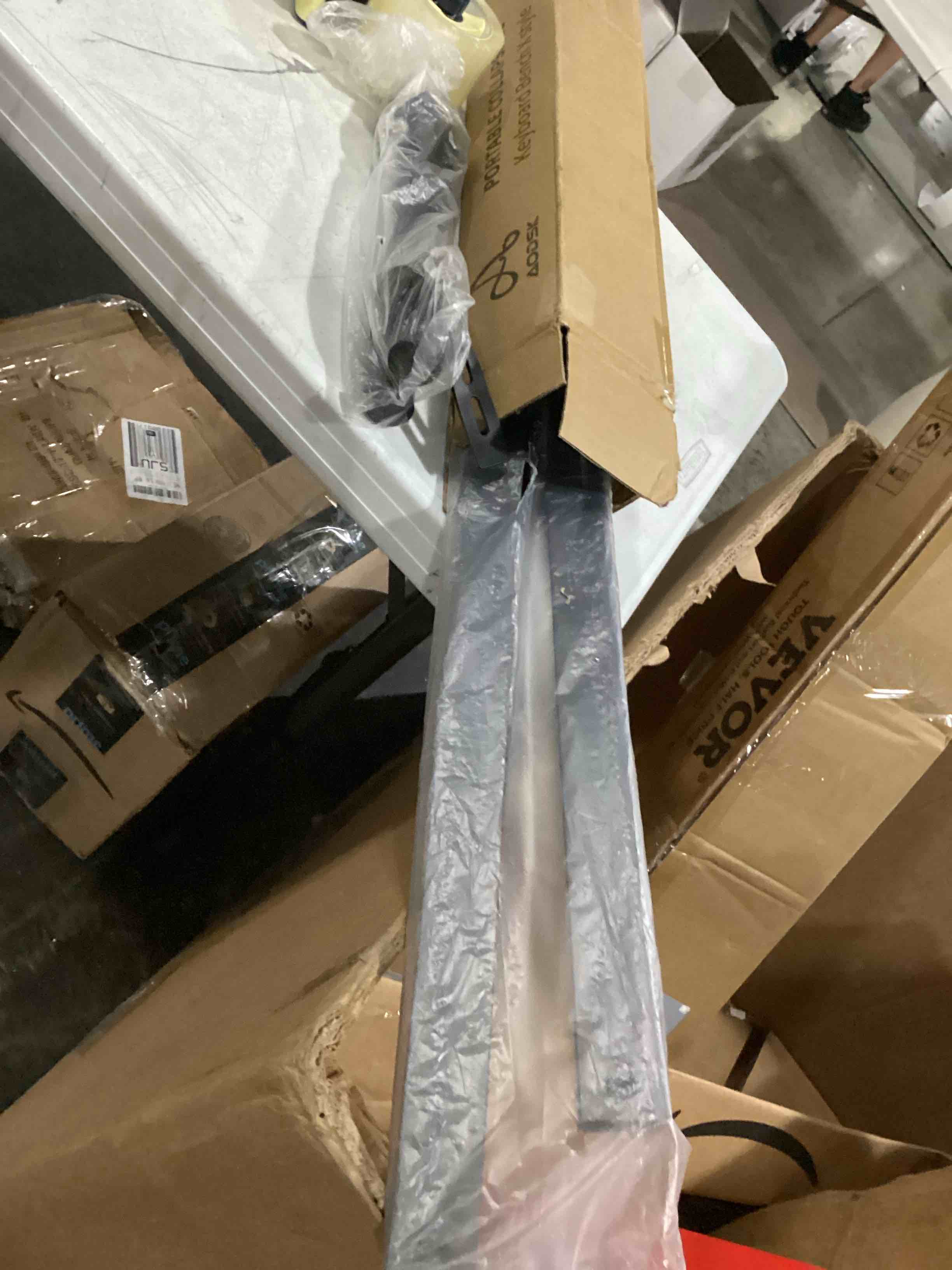 https://s3.amazonaws.com/lotting-images-prod/bidfta/BLU5877185_1720791562265.jpeg
