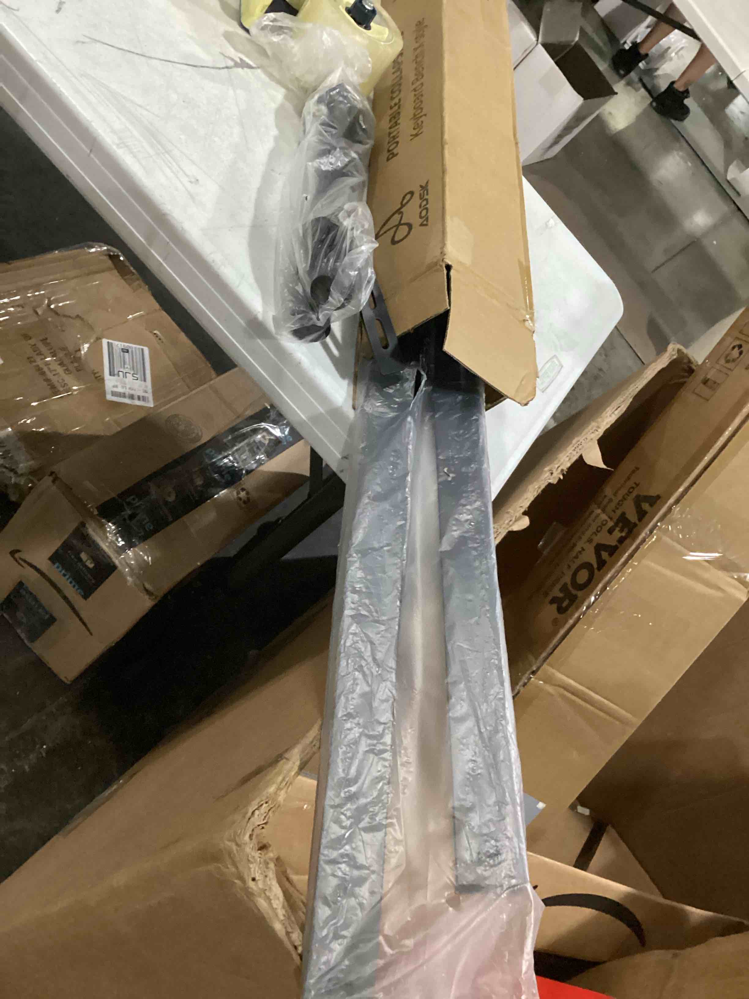 https://s3.amazonaws.com/lotting-images-prod/bidfta/BLU5877185_1720791563005.jpeg