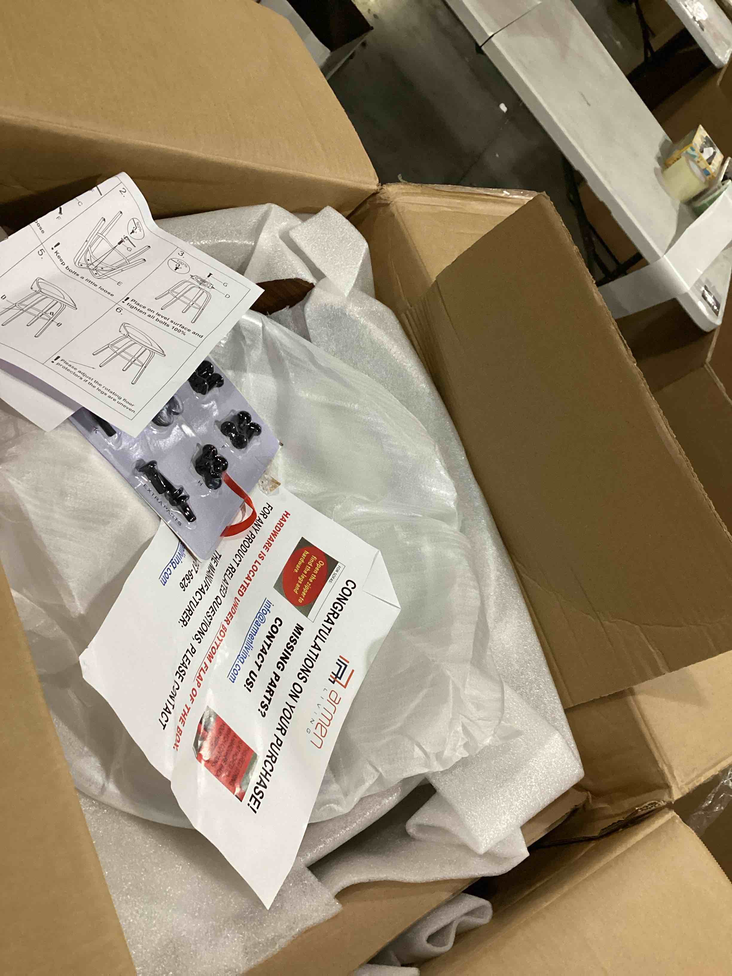 https://s3.amazonaws.com/lotting-images-prod/bidfta/BLU5877250_1721155140273.jpeg