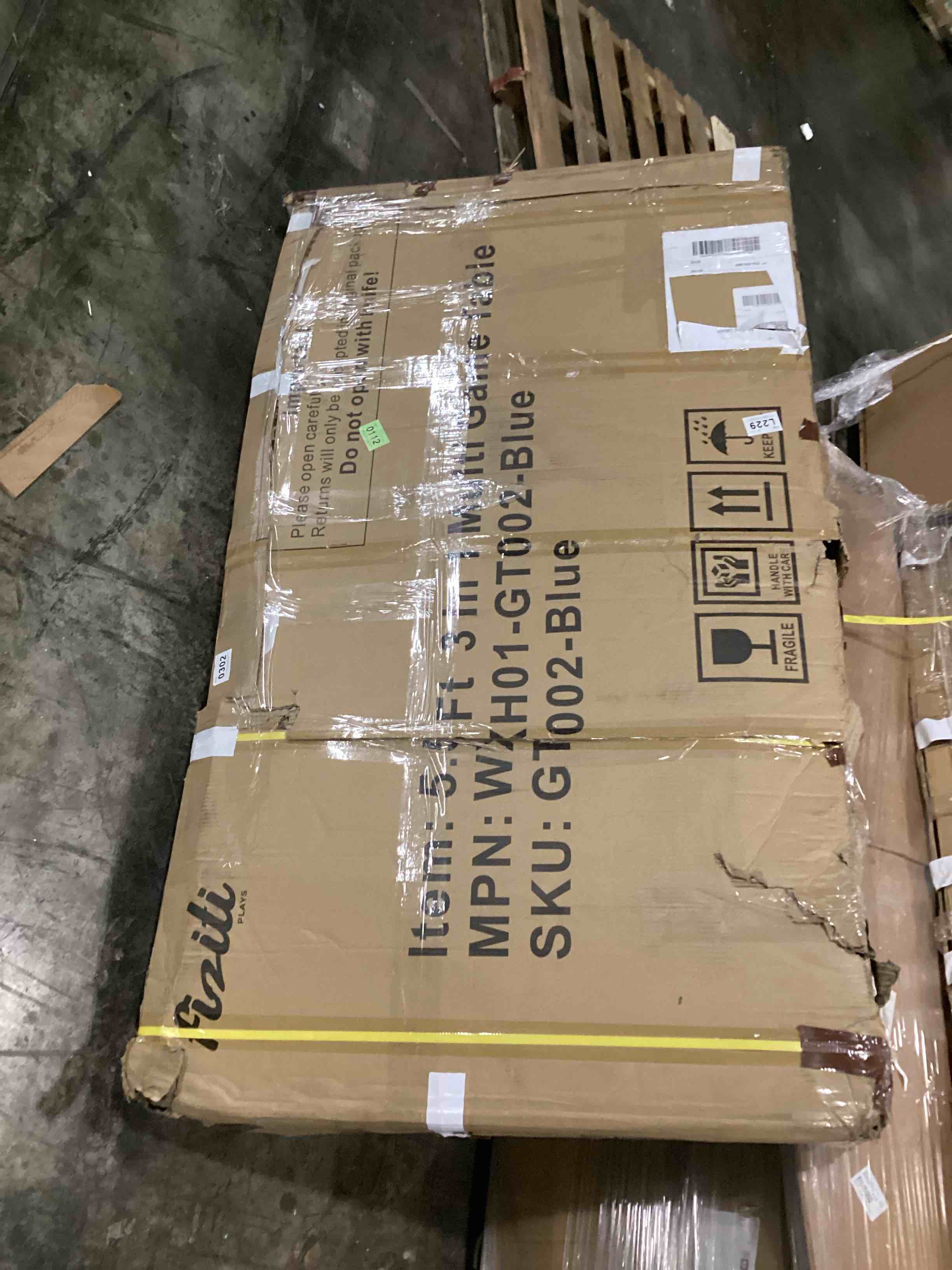 https://s3.amazonaws.com/lotting-images-prod/bidfta/BLU5877445_1717772178362.jpeg
