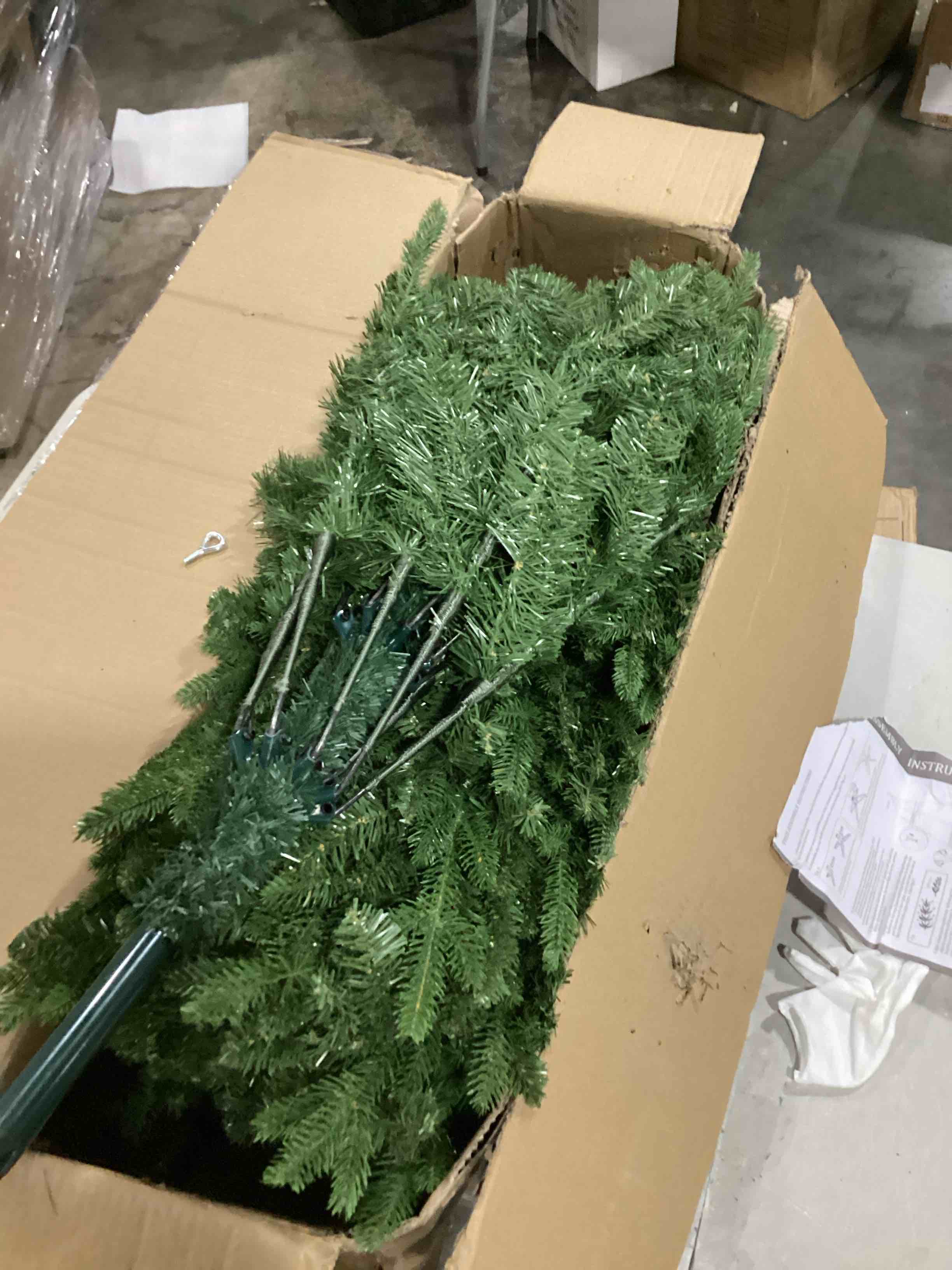 https://s3.amazonaws.com/lotting-images-prod/bidfta/BLU5877528_1718025248599.jpeg