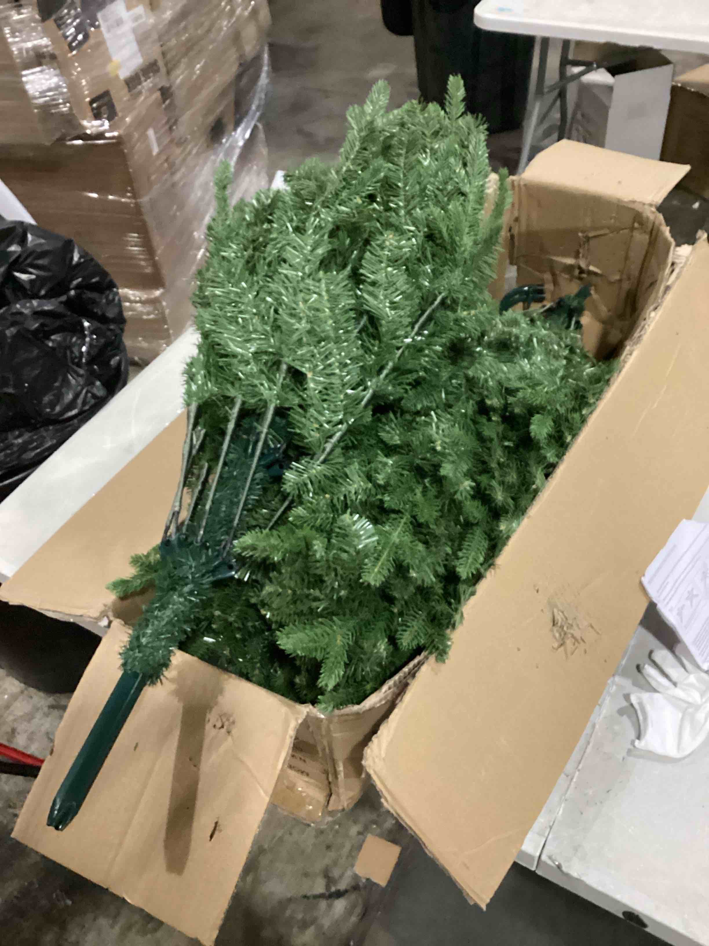 https://s3.amazonaws.com/lotting-images-prod/bidfta/BLU5877528_1718025269527.jpeg