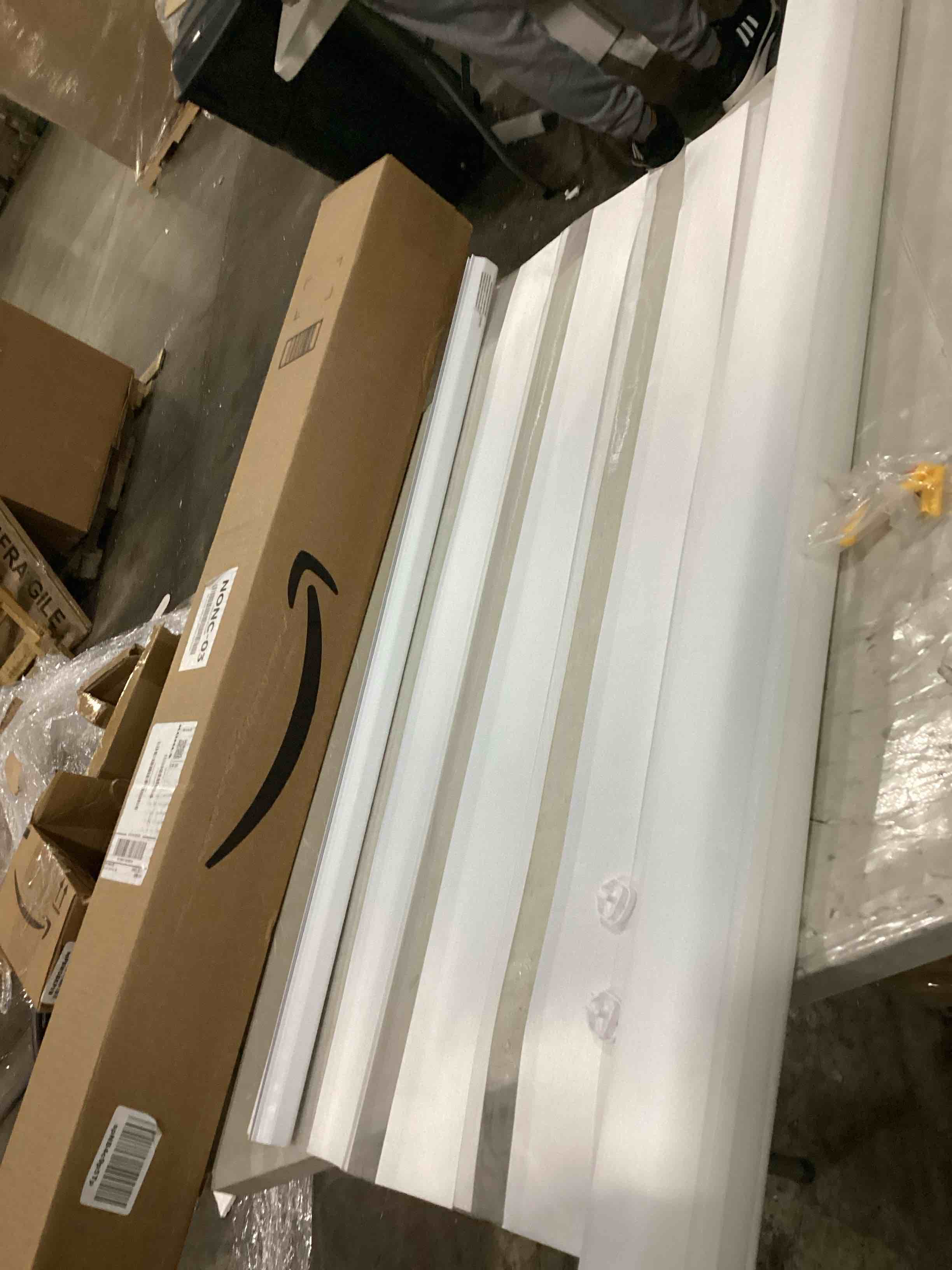 https://s3.amazonaws.com/lotting-images-prod/bidfta/BLU5877596_1718046413082.jpeg