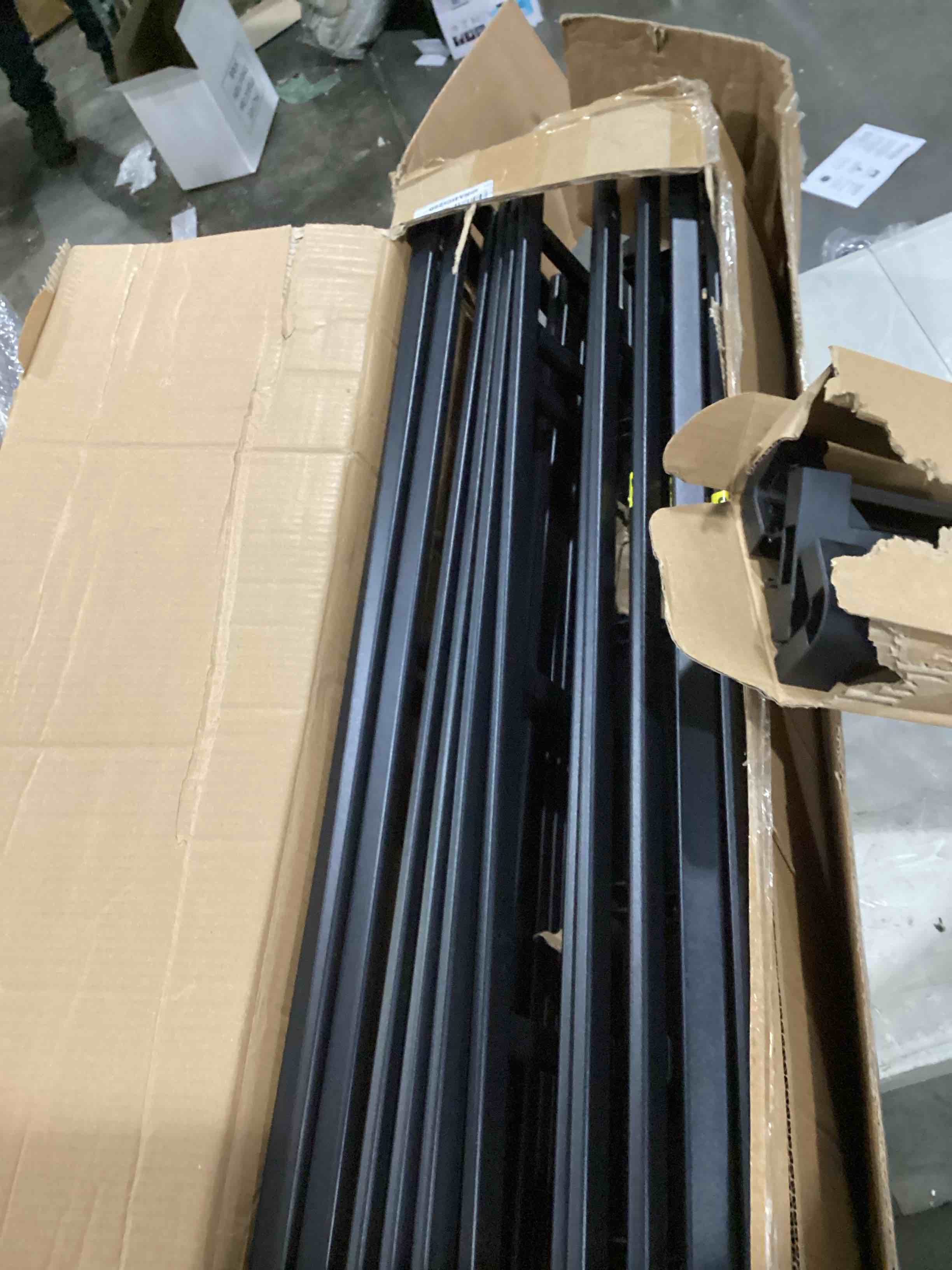 https://s3.amazonaws.com/lotting-images-prod/bidfta/BLU5877675_1718124273517.jpeg
