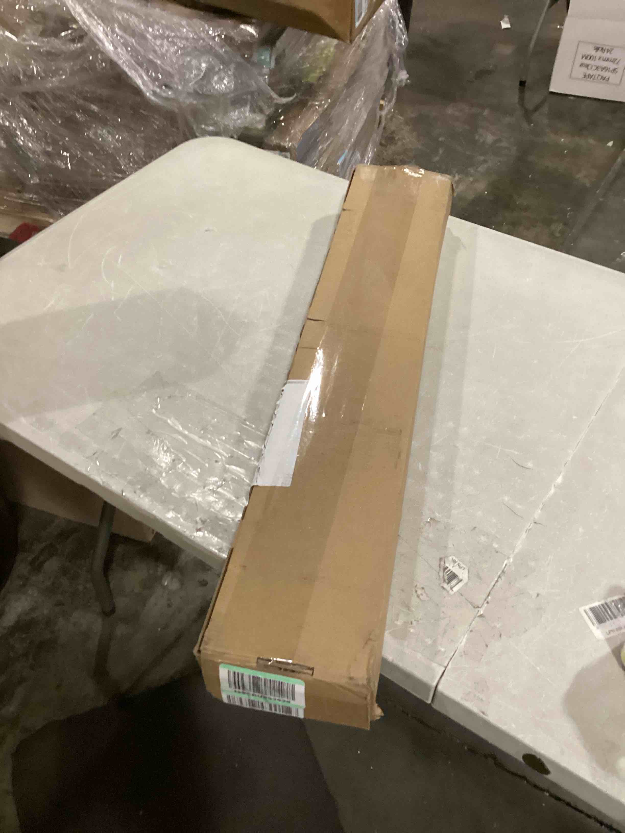 https://s3.amazonaws.com/lotting-images-prod/bidfta/BLU5877830_1718218453579.jpeg