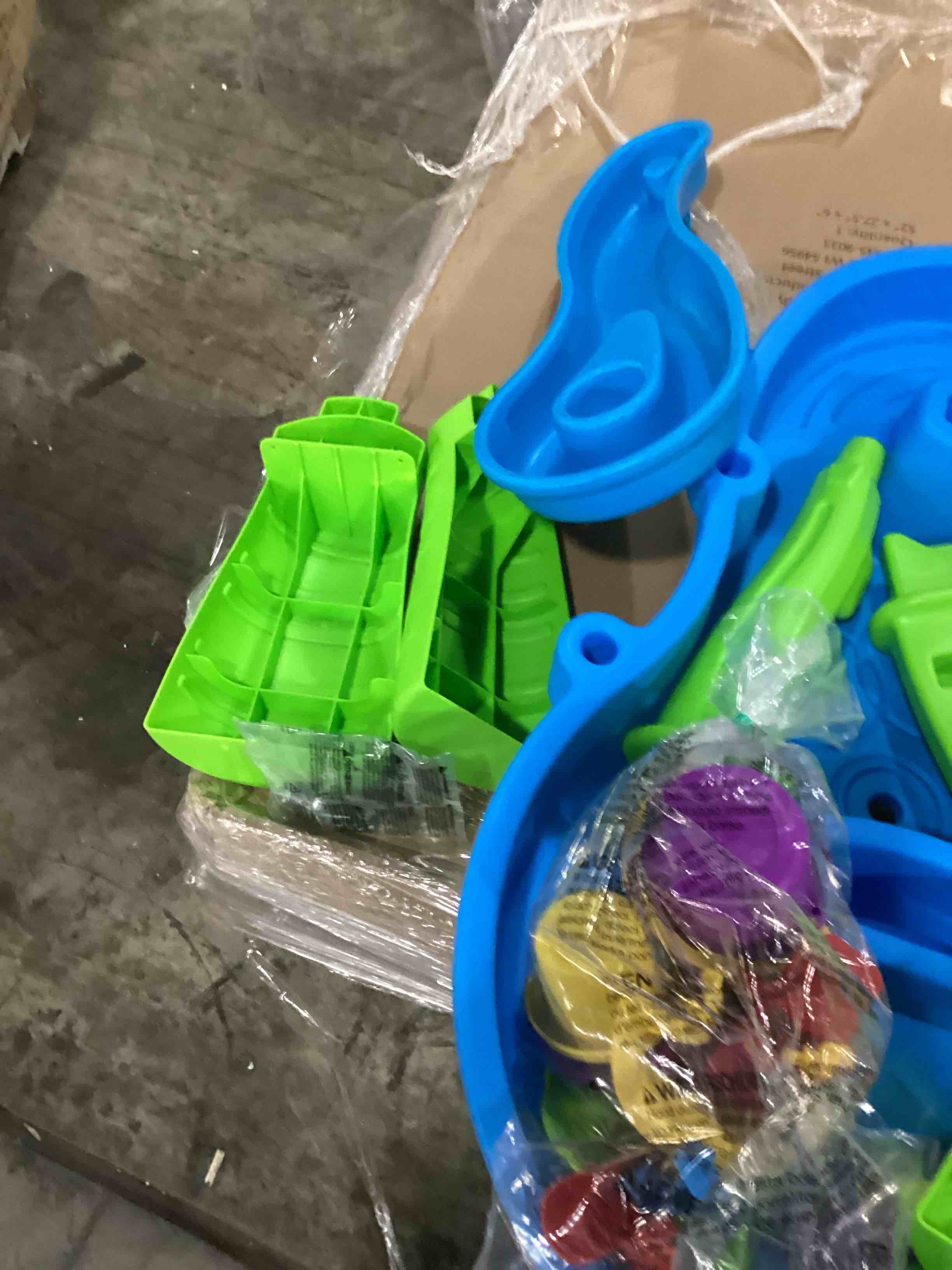https://s3.amazonaws.com/lotting-images-prod/bidfta/BLU5877842_1718277293764.jpeg