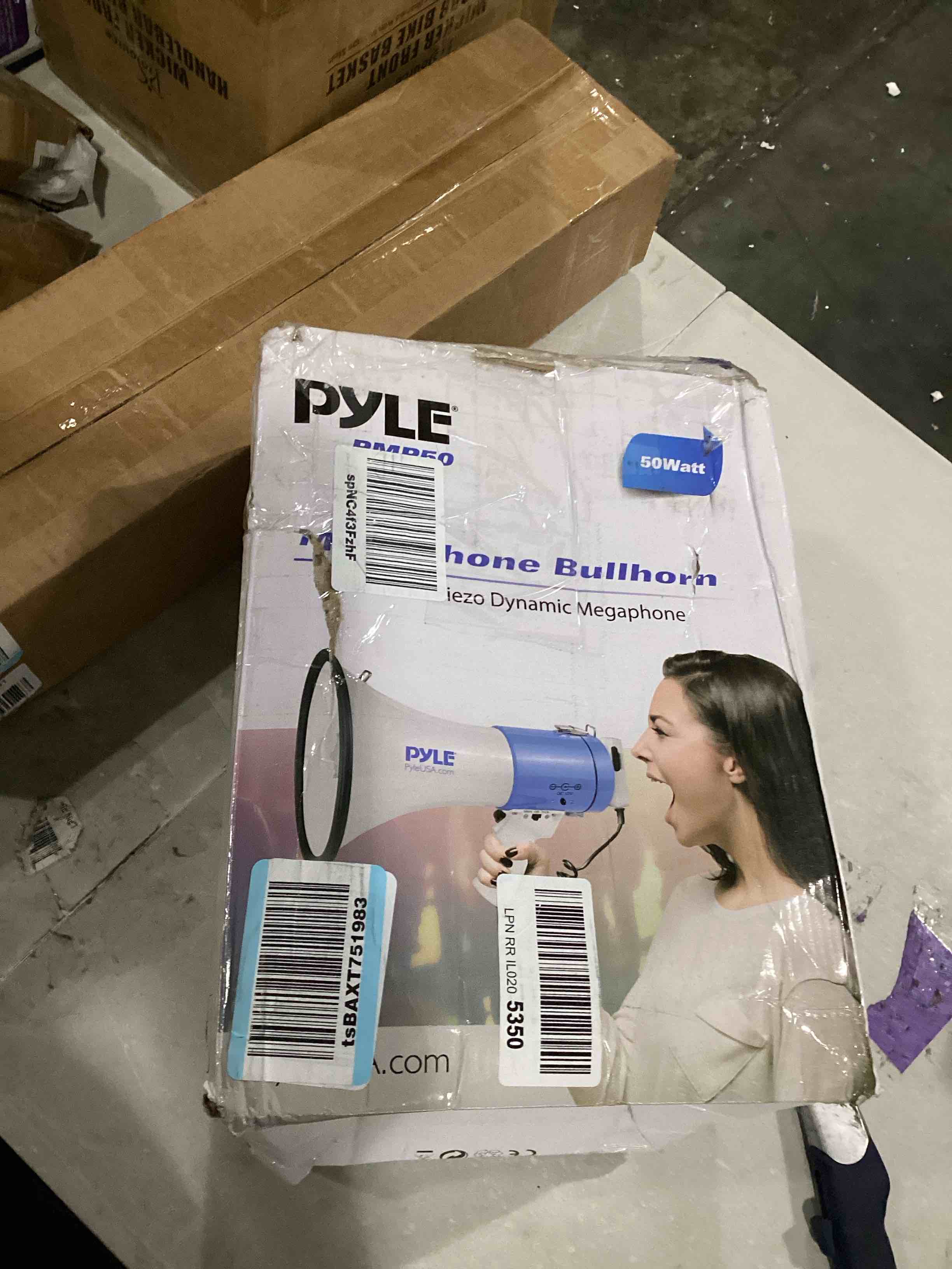 https://s3.amazonaws.com/lotting-images-prod/bidfta/BLU5878073_1718383283985.jpeg