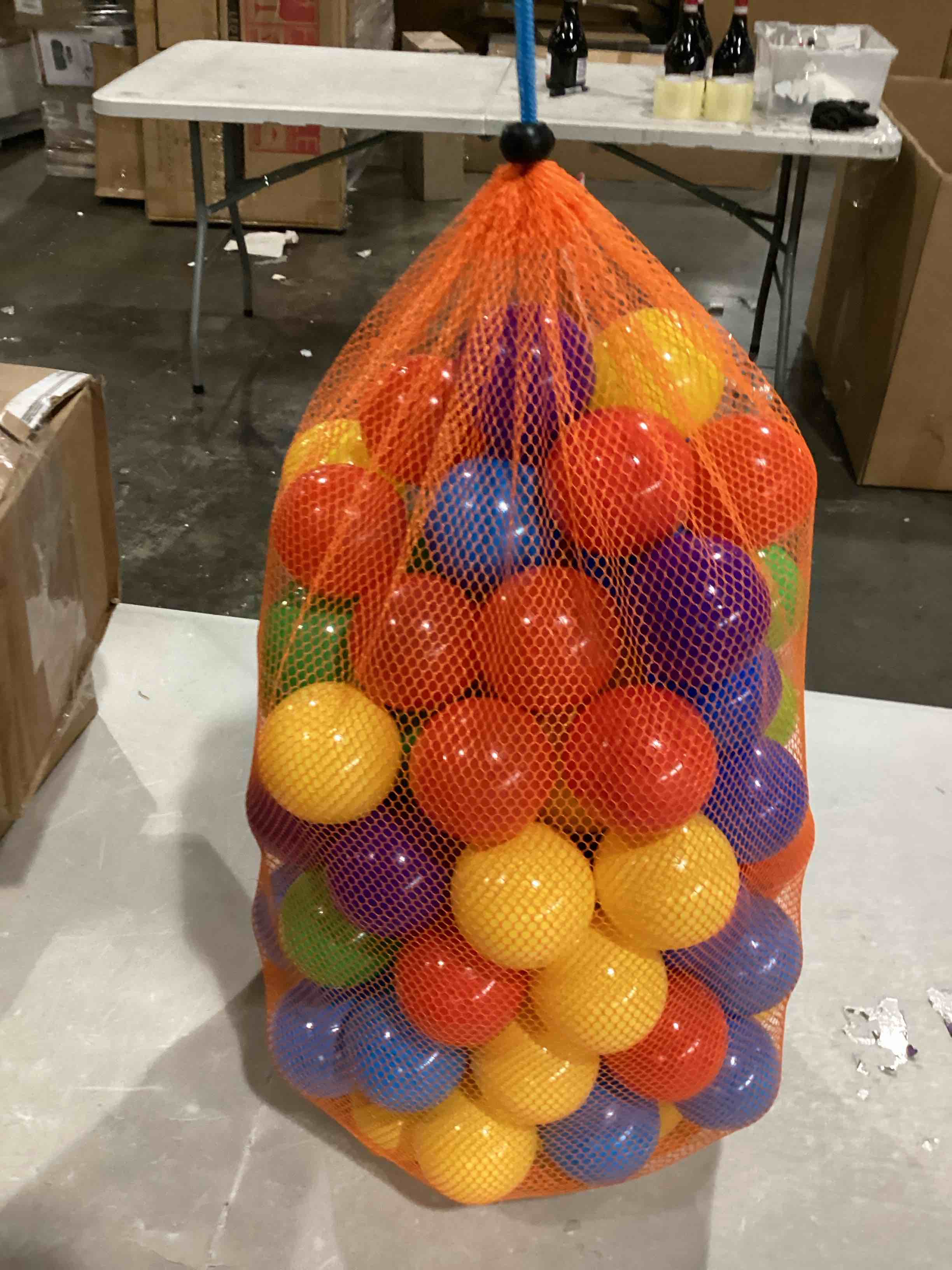 https://s3.amazonaws.com/lotting-images-prod/bidfta/BLU5878093_1718385898082.jpeg