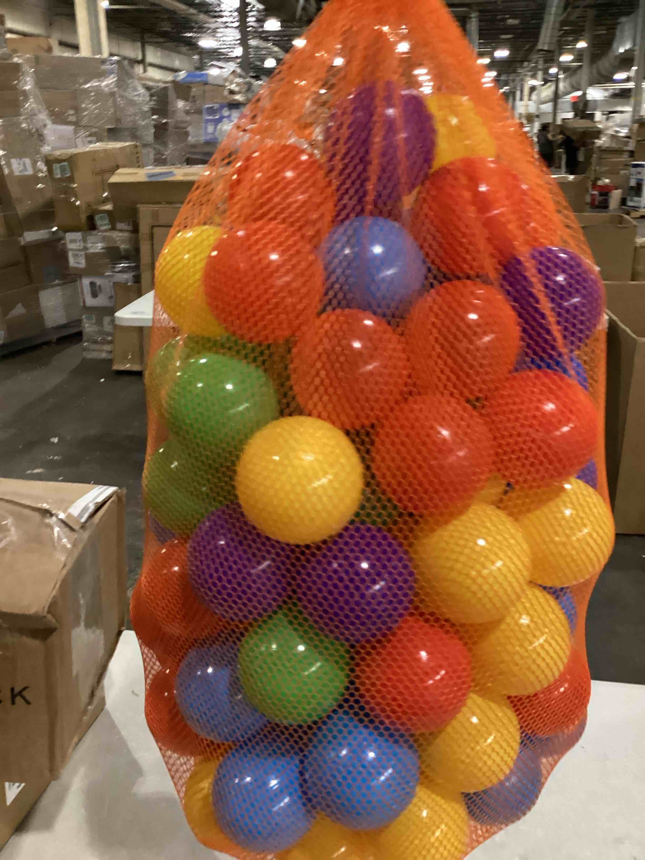 https://s3.amazonaws.com/lotting-images-prod/bidfta/BLU5878093_1718385900637.jpeg