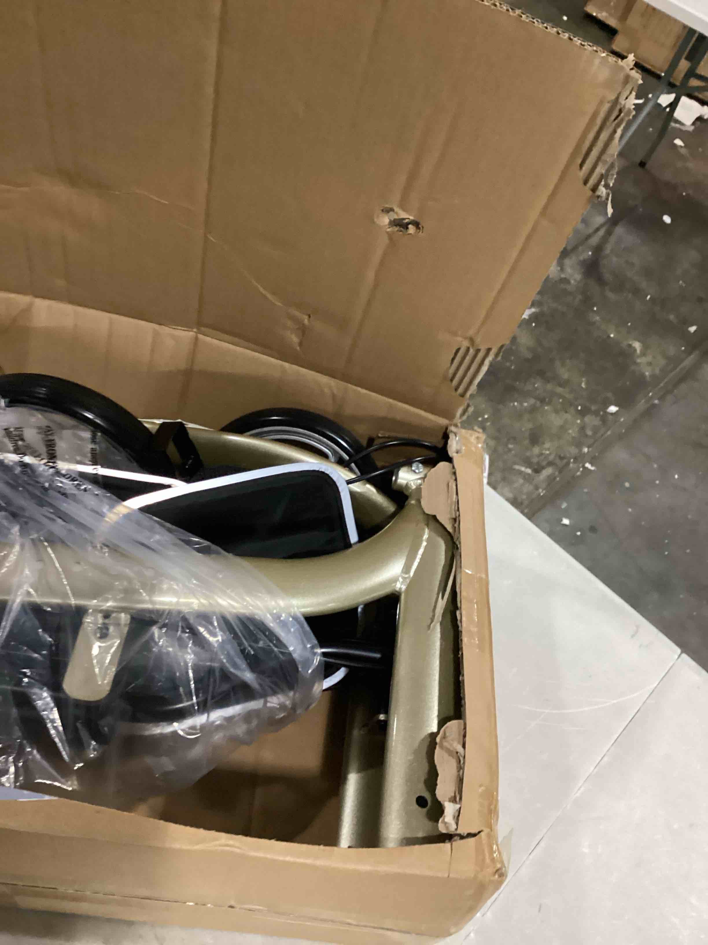 https://s3.amazonaws.com/lotting-images-prod/bidfta/BLU5878106_1718387511226.jpeg