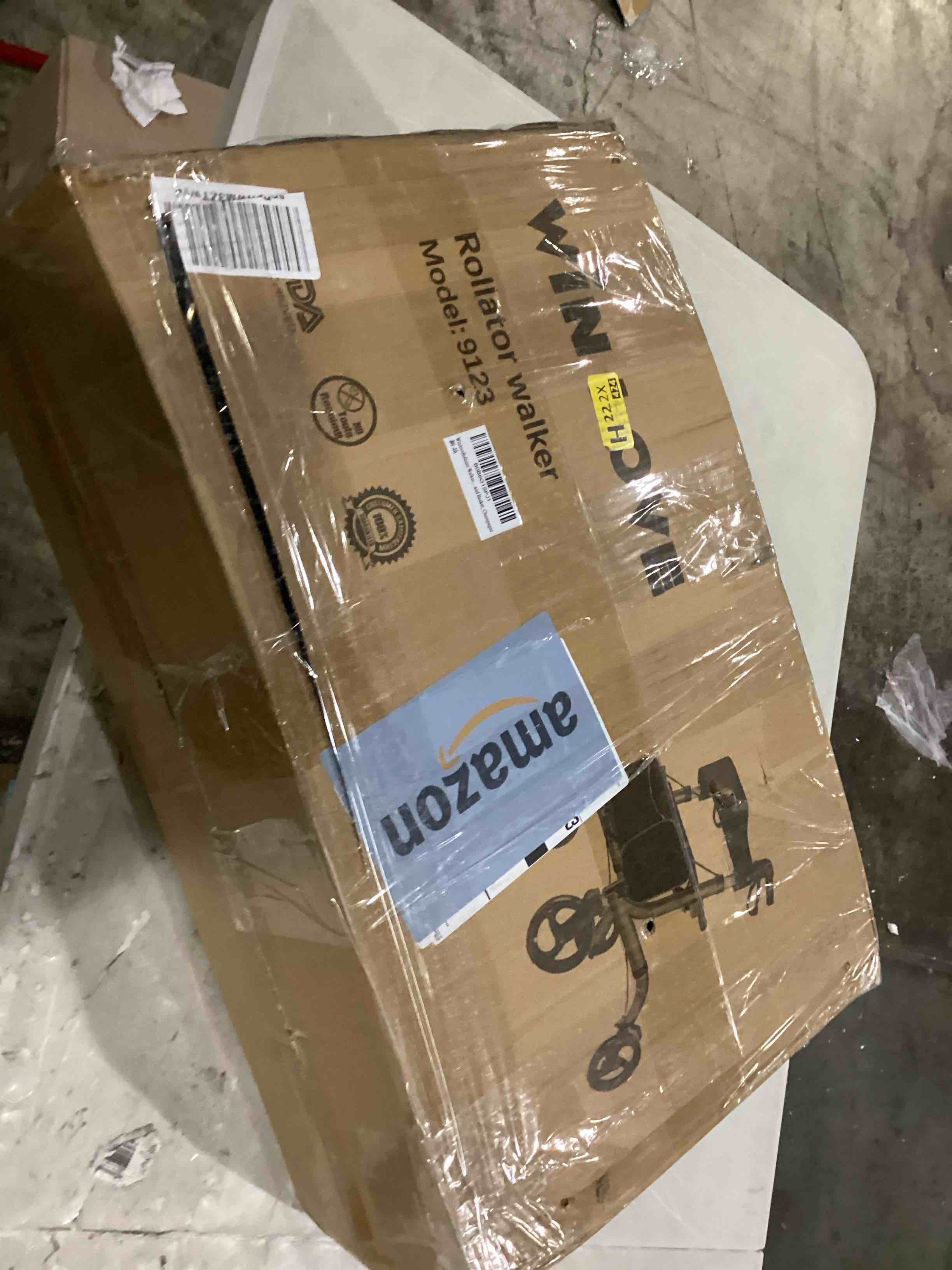 https://s3.amazonaws.com/lotting-images-prod/bidfta/BLU5878106_1718387547040.jpeg