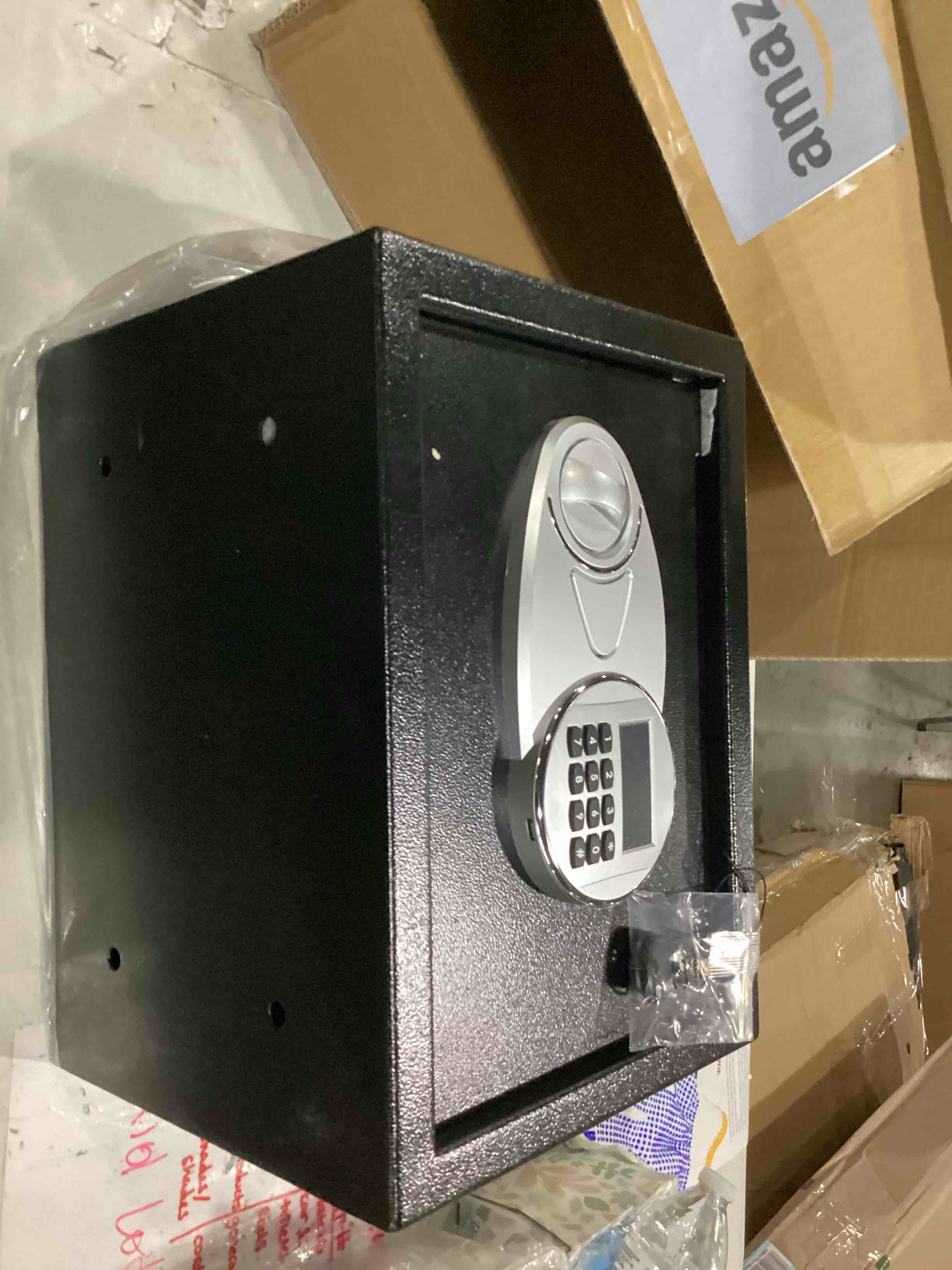 https://s3.amazonaws.com/lotting-images-prod/bidfta/BLU5878656_1718815784975.jpeg