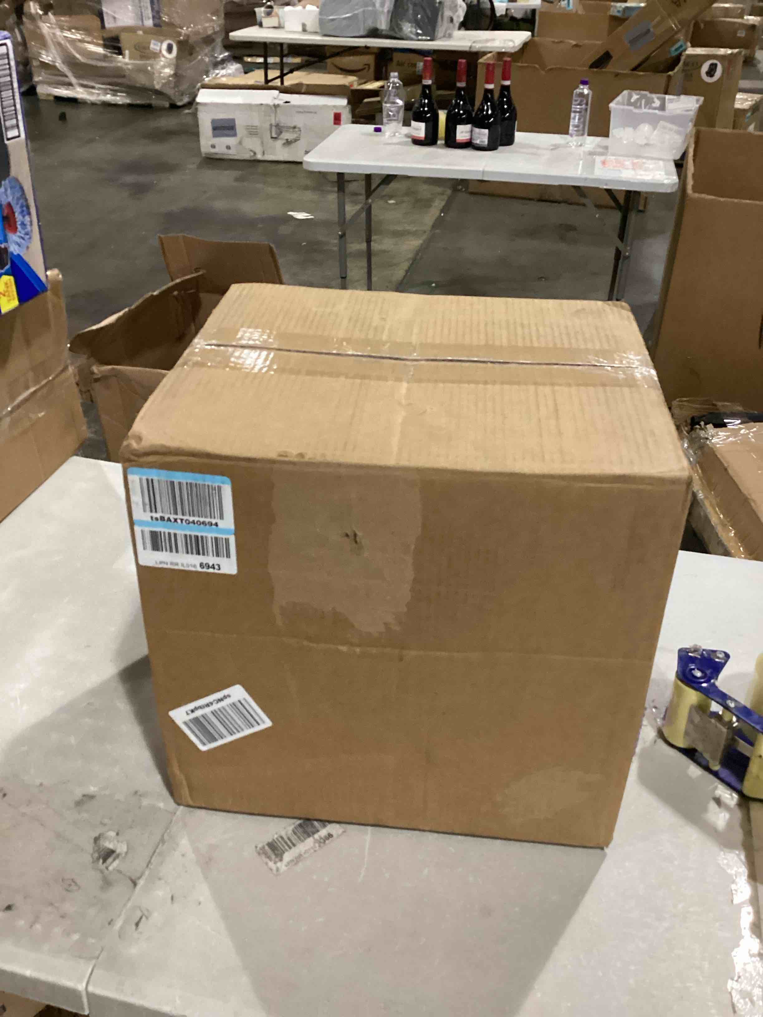https://s3.amazonaws.com/lotting-images-prod/bidfta/BLU5878664_1718817059843.jpeg