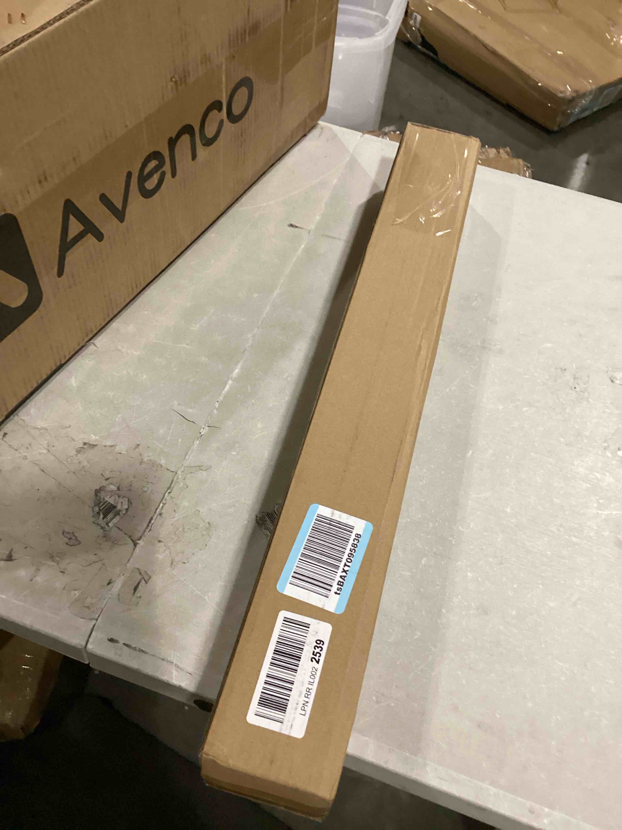 https://s3.amazonaws.com/lotting-images-prod/bidfta/BLU5878737_1718887392326.jpeg