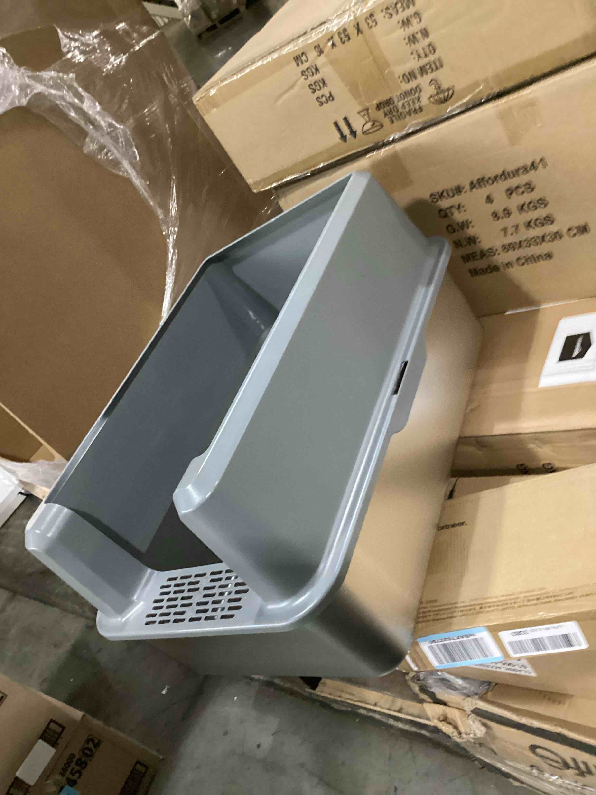 https://s3.amazonaws.com/lotting-images-prod/bidfta/BLU5878925_1718973950441.jpeg