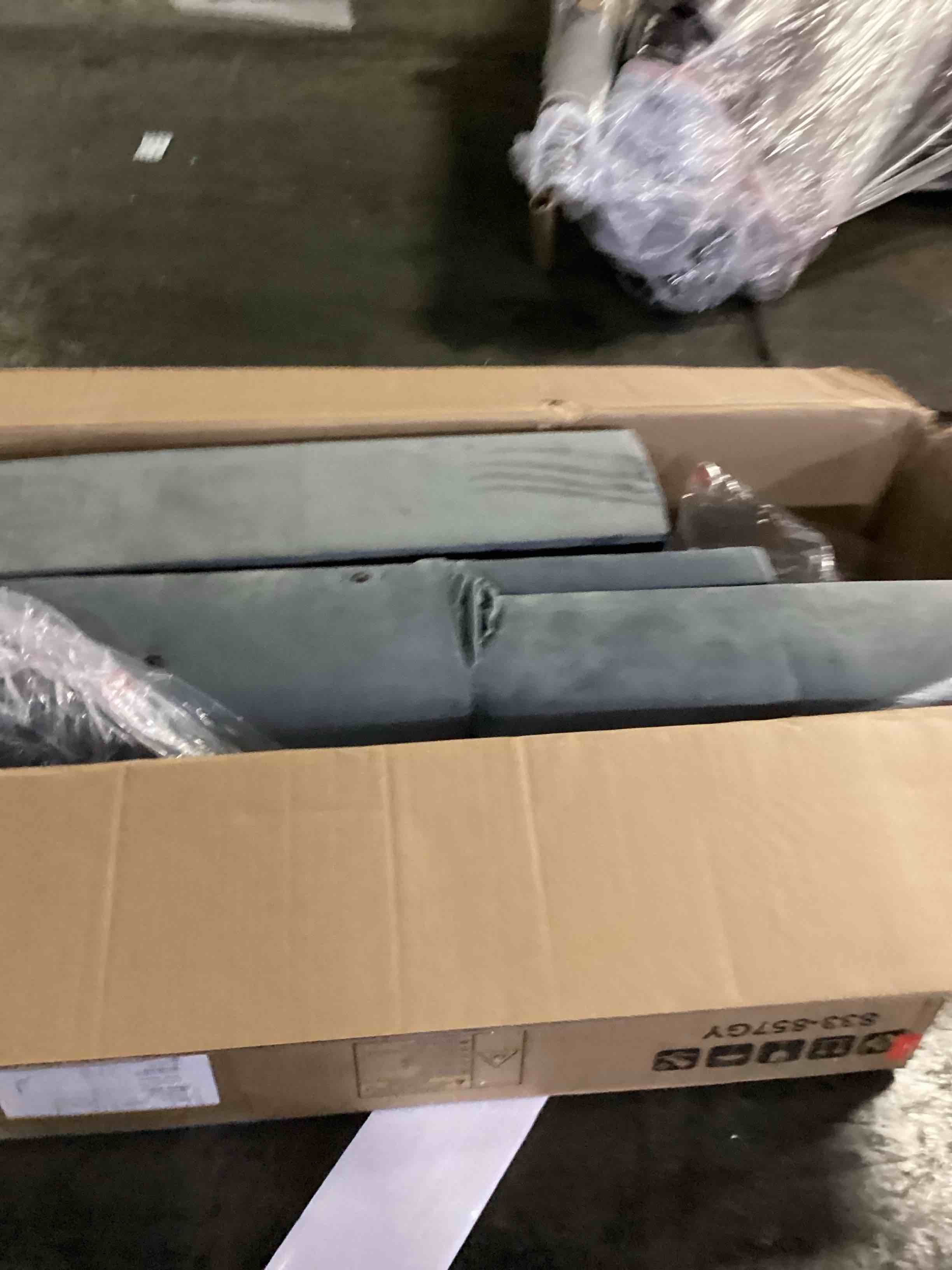 https://s3.amazonaws.com/lotting-images-prod/bidfta/BLU5879119_1719247830601.jpeg