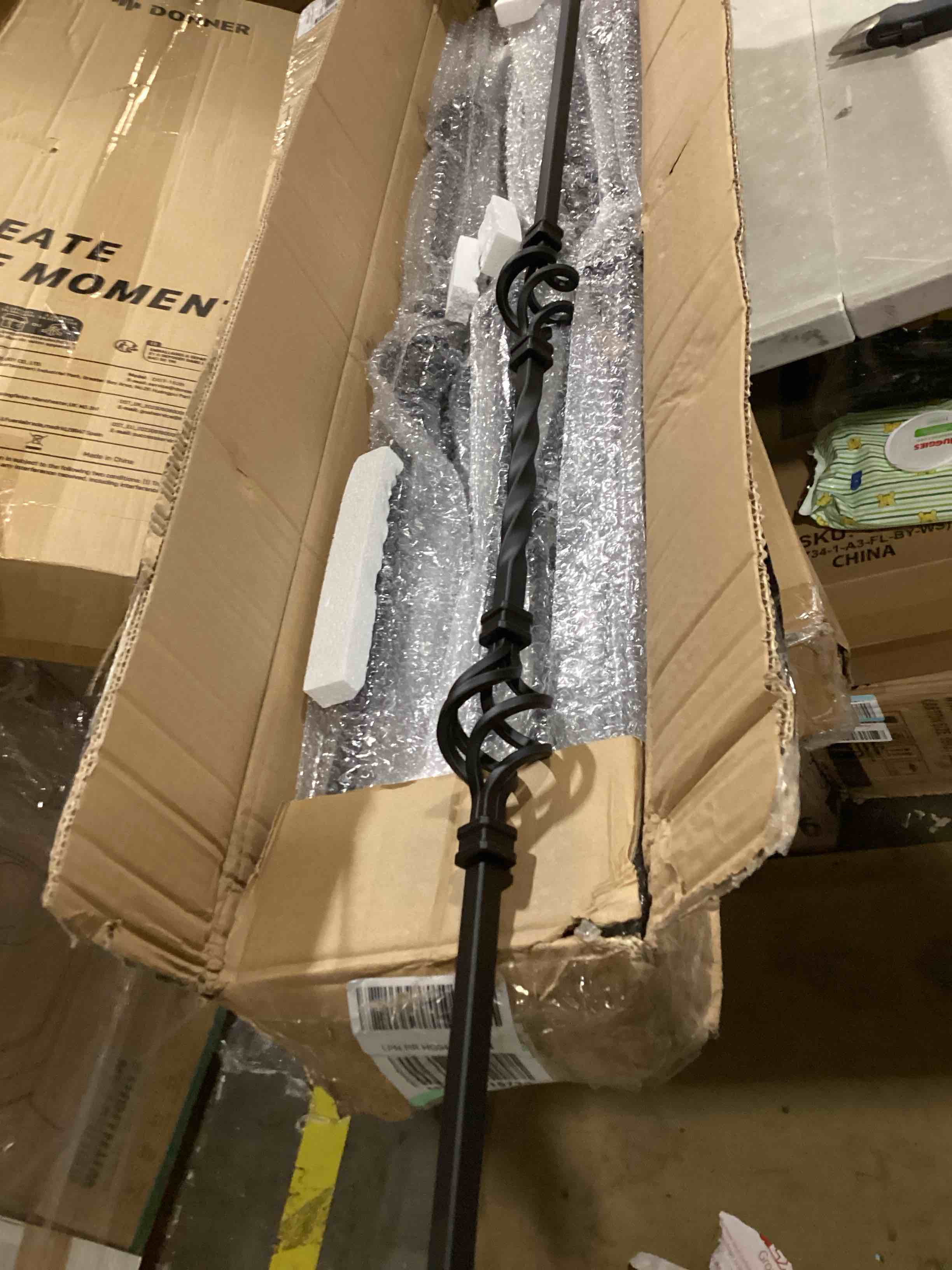 https://s3.amazonaws.com/lotting-images-prod/bidfta/BLU5879206_1724157307672.jpeg