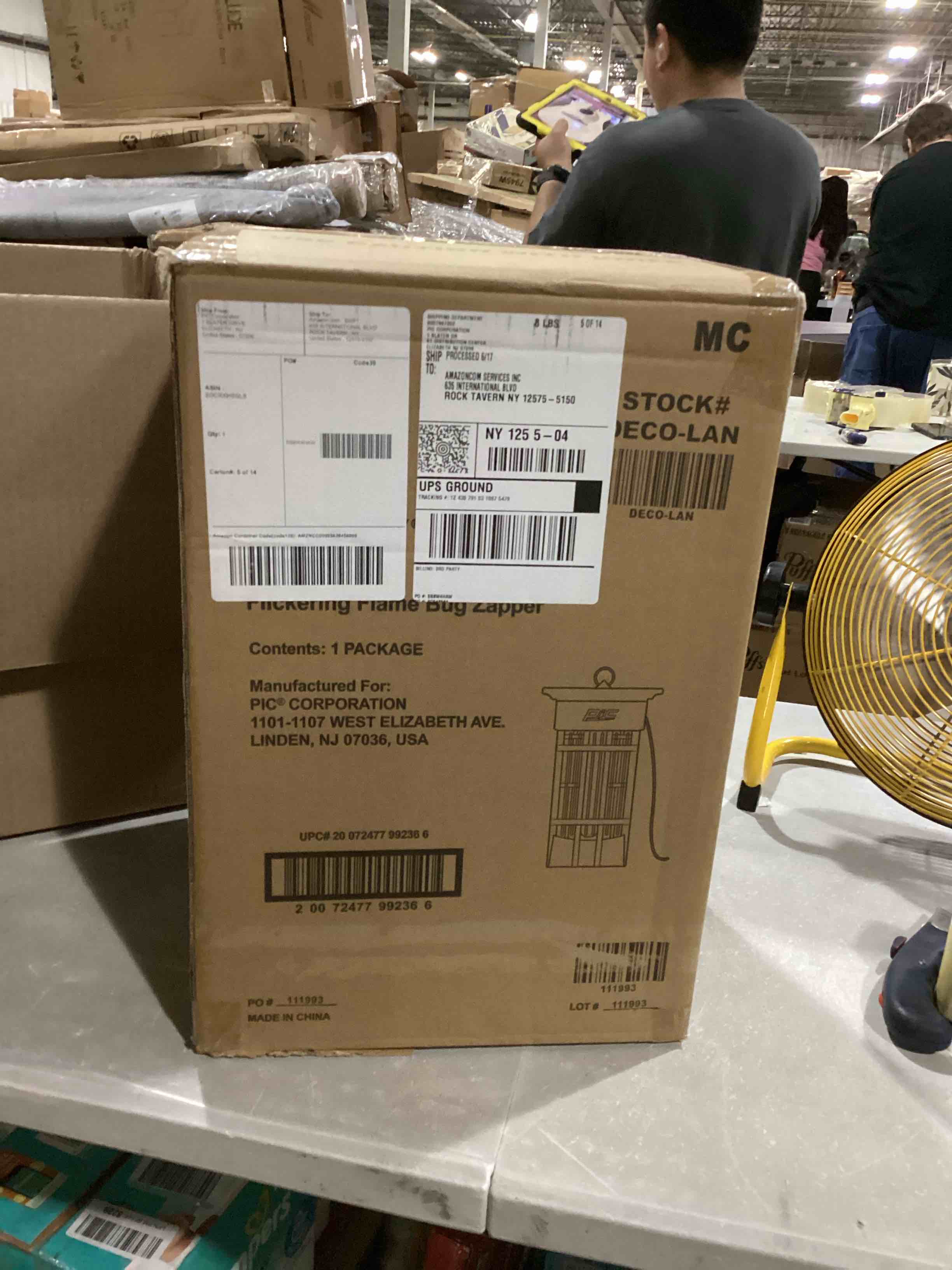 https://s3.amazonaws.com/lotting-images-prod/bidfta/BLU5879738_1724677135530.jpeg
