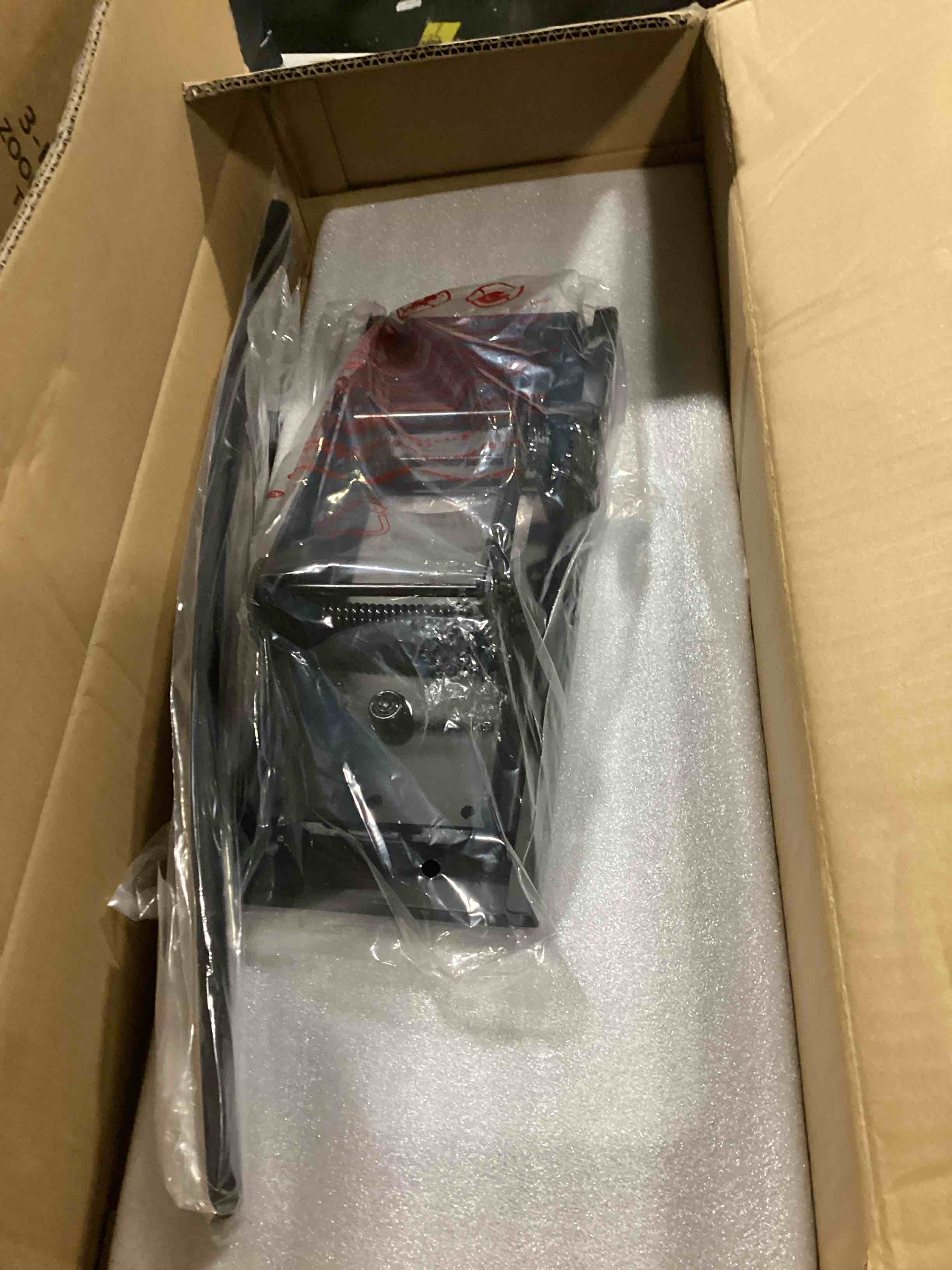 https://s3.amazonaws.com/lotting-images-prod/bidfta/BLU5880294_1724957173618.jpeg