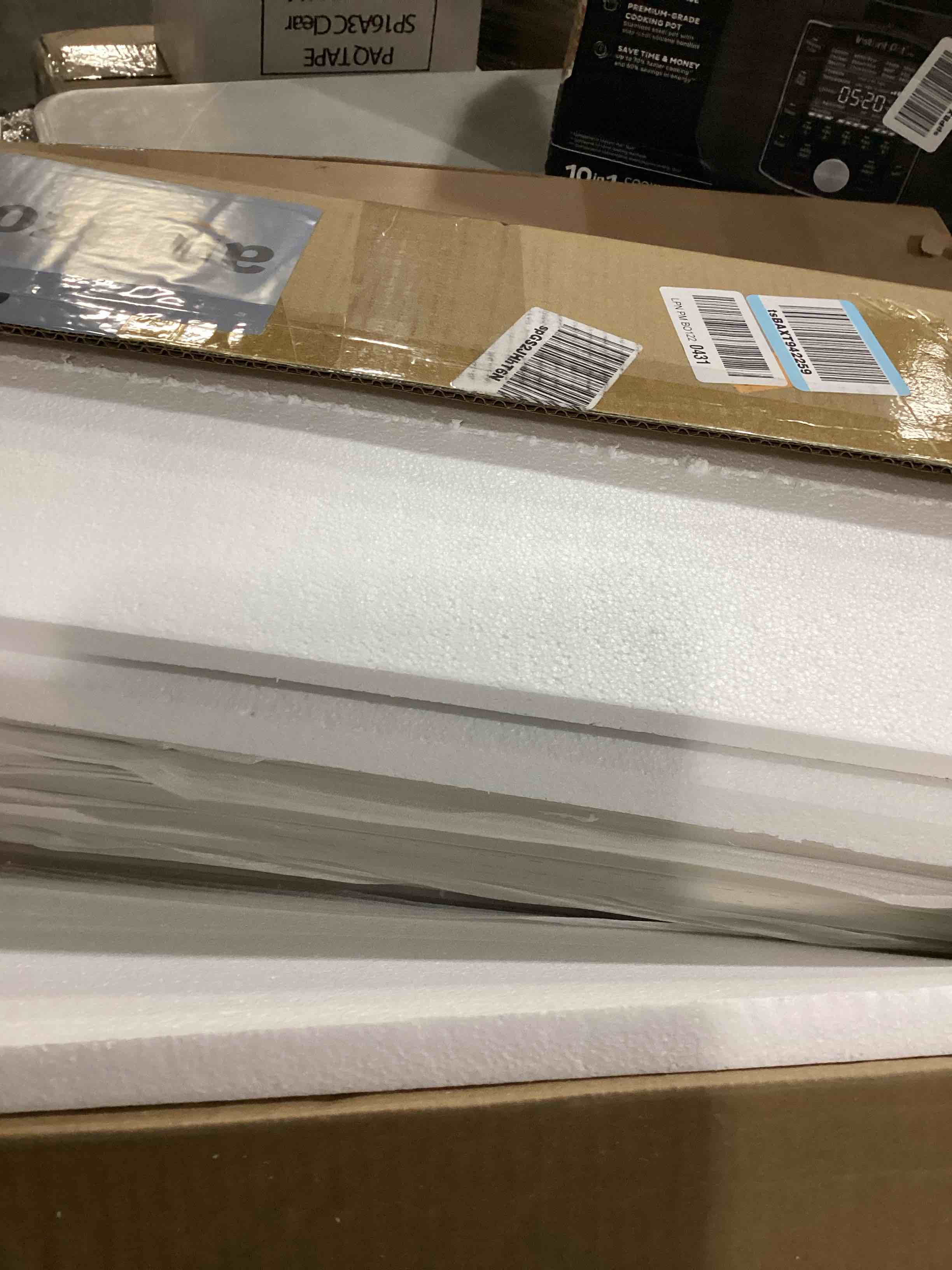 https://s3.amazonaws.com/lotting-images-prod/bidfta/BLU5880304_1724958661382.jpeg