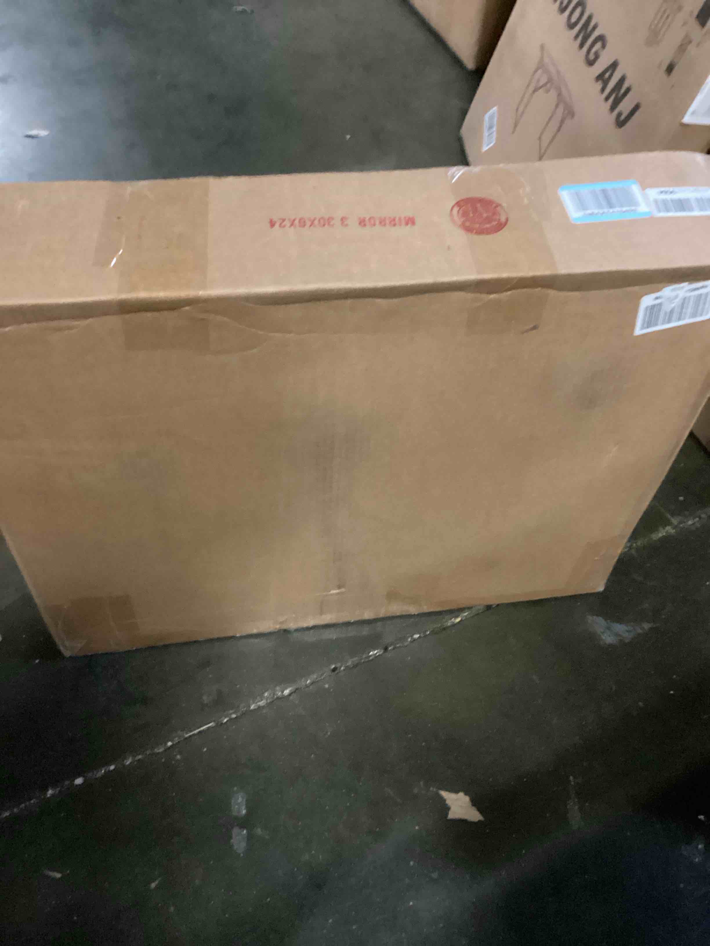 https://s3.amazonaws.com/lotting-images-prod/bidfta/BLU5880660_1718364730019.jpeg