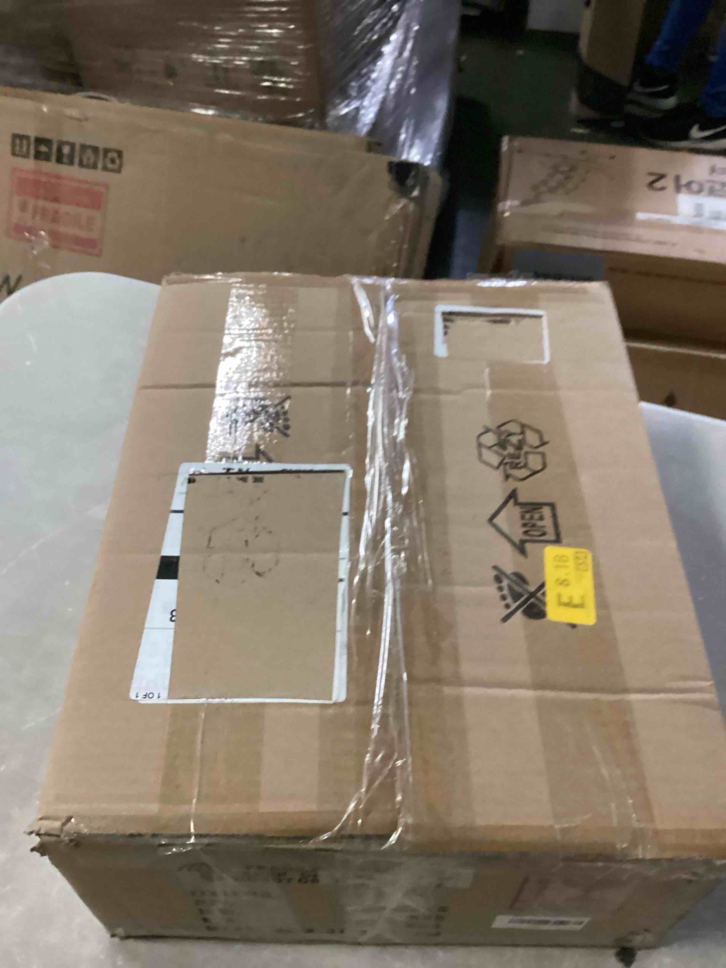 https://s3.amazonaws.com/lotting-images-prod/bidfta/BLU5881370_1718795954881.jpeg