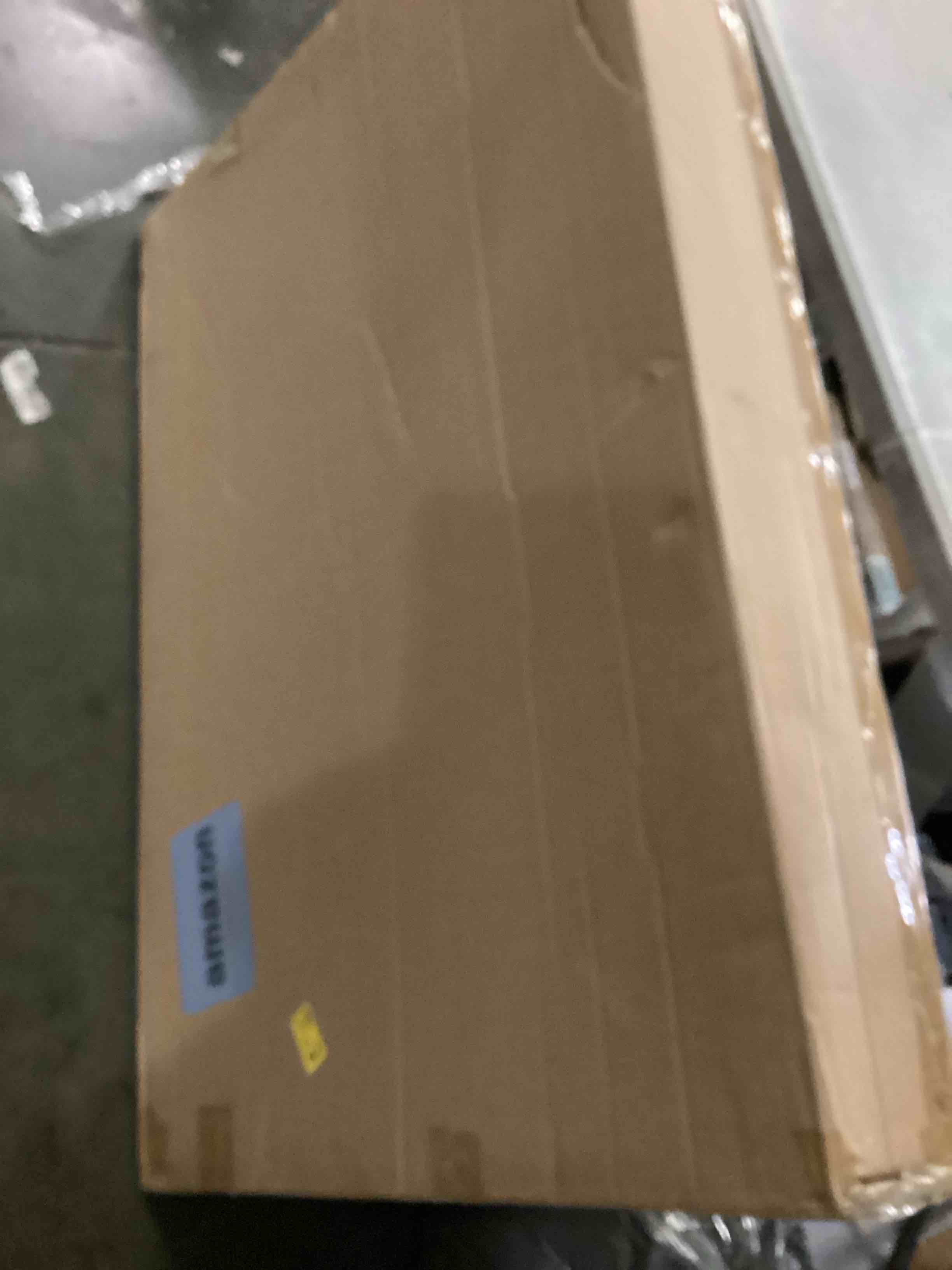 https://s3.amazonaws.com/lotting-images-prod/bidfta/BLU5881399_1718800720911.jpeg