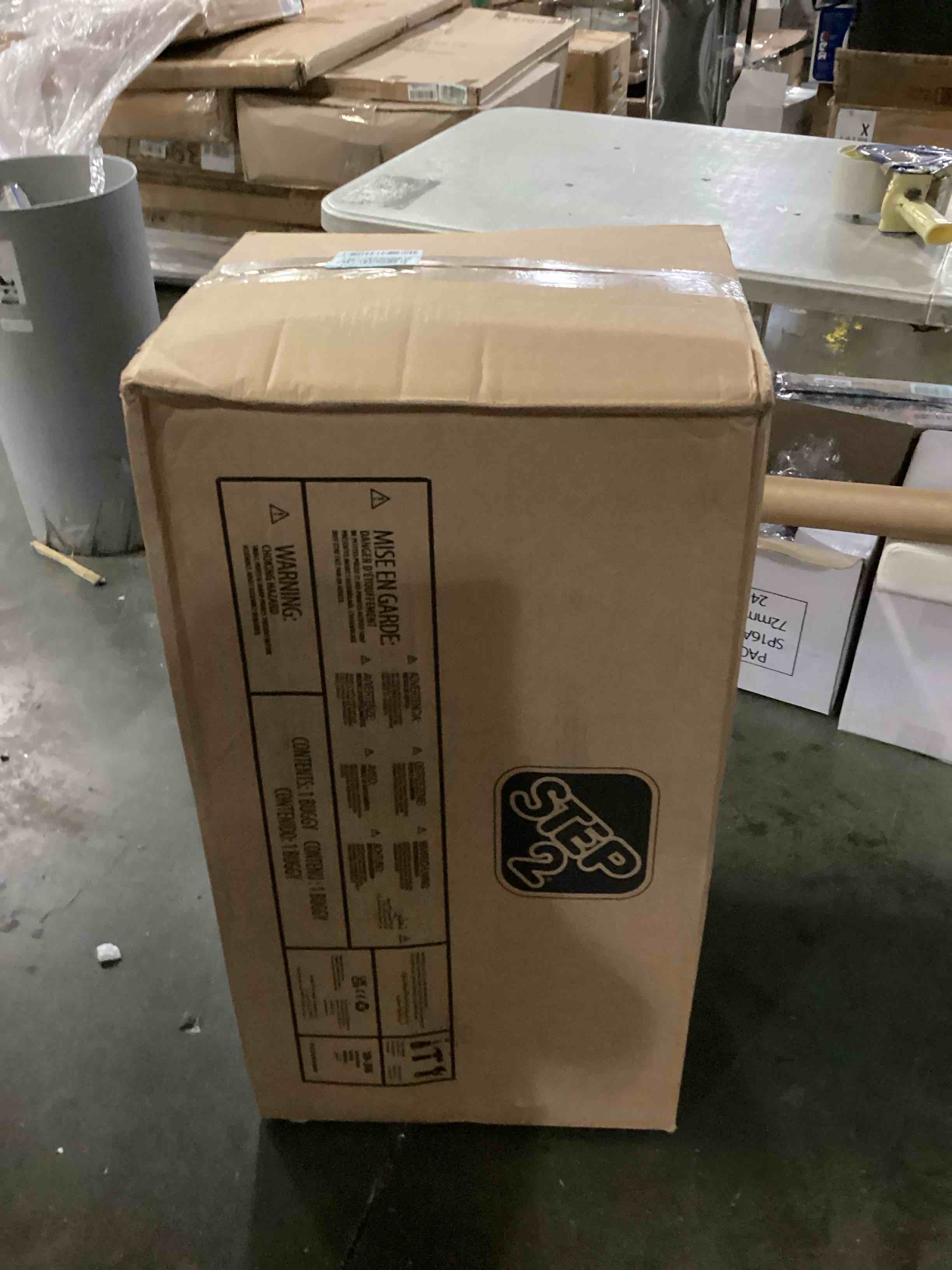https://s3.amazonaws.com/lotting-images-prod/bidfta/BLU5881439_1718807447199.jpeg
